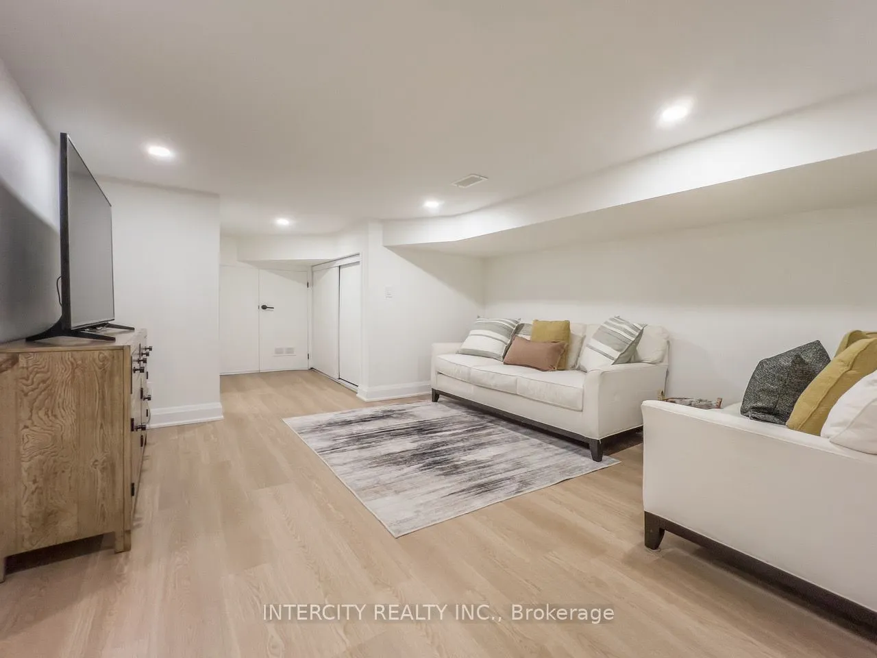 92 Dagmar Avenue