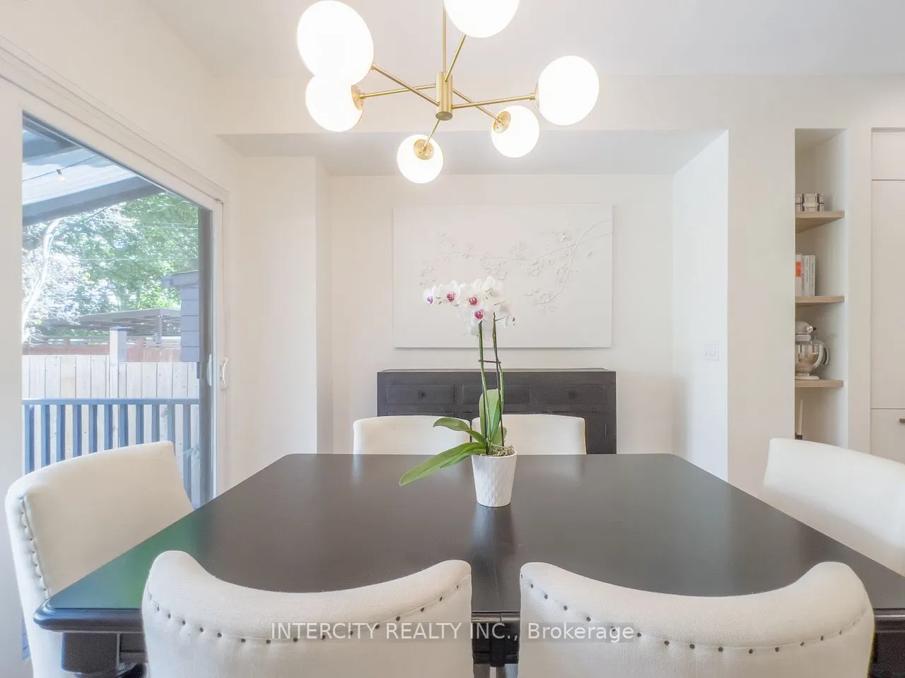 92 Dagmar Avenue