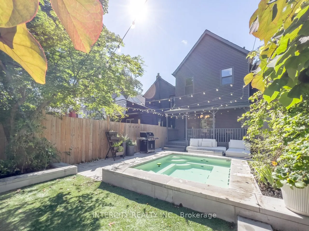 92 Dagmar Avenue
