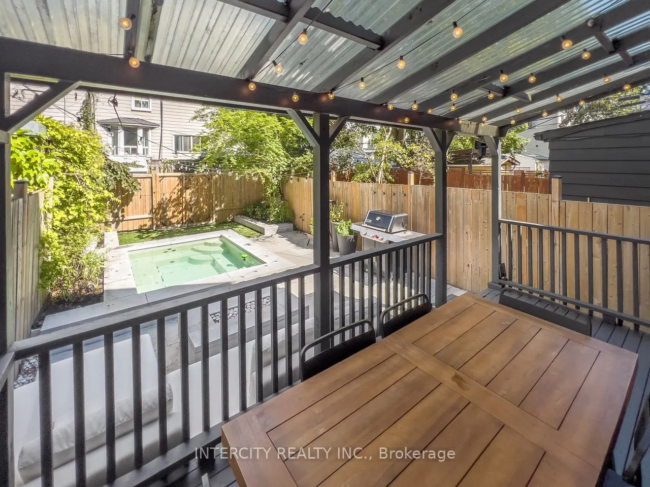 92 Dagmar Avenue