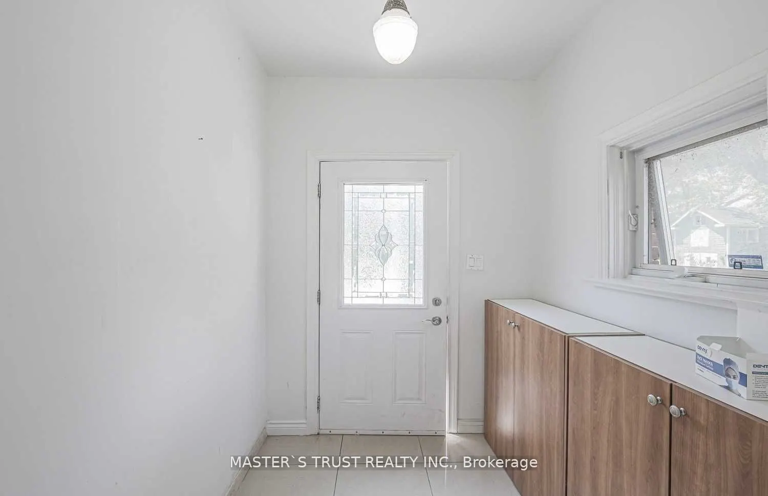 2668 Midland Avenue, #Upper