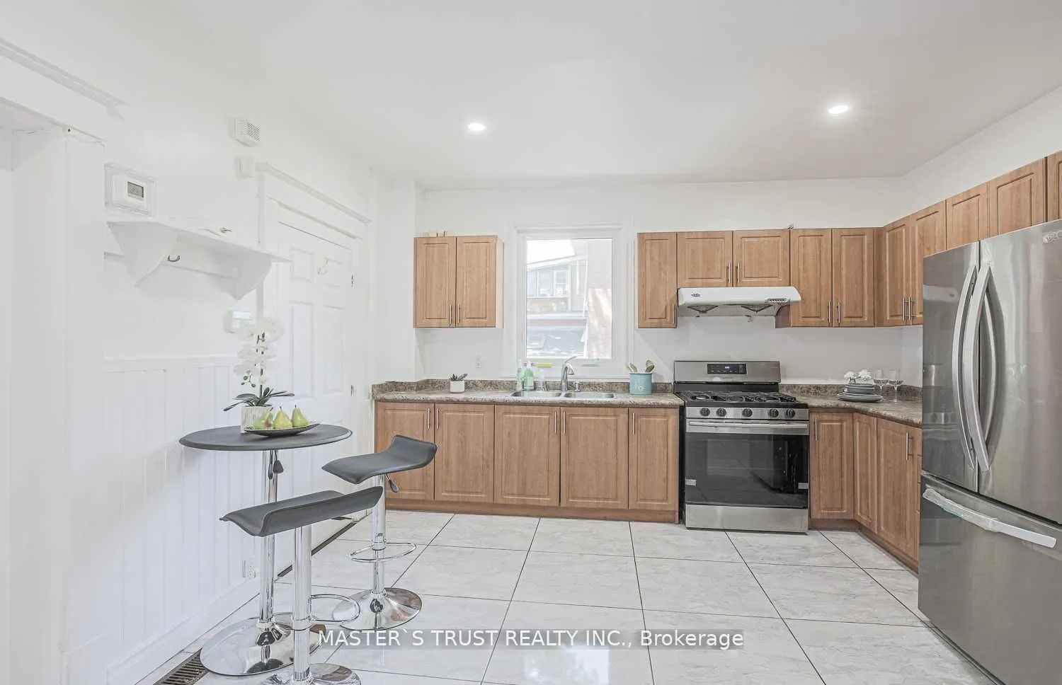 2668 Midland Avenue, #Upper