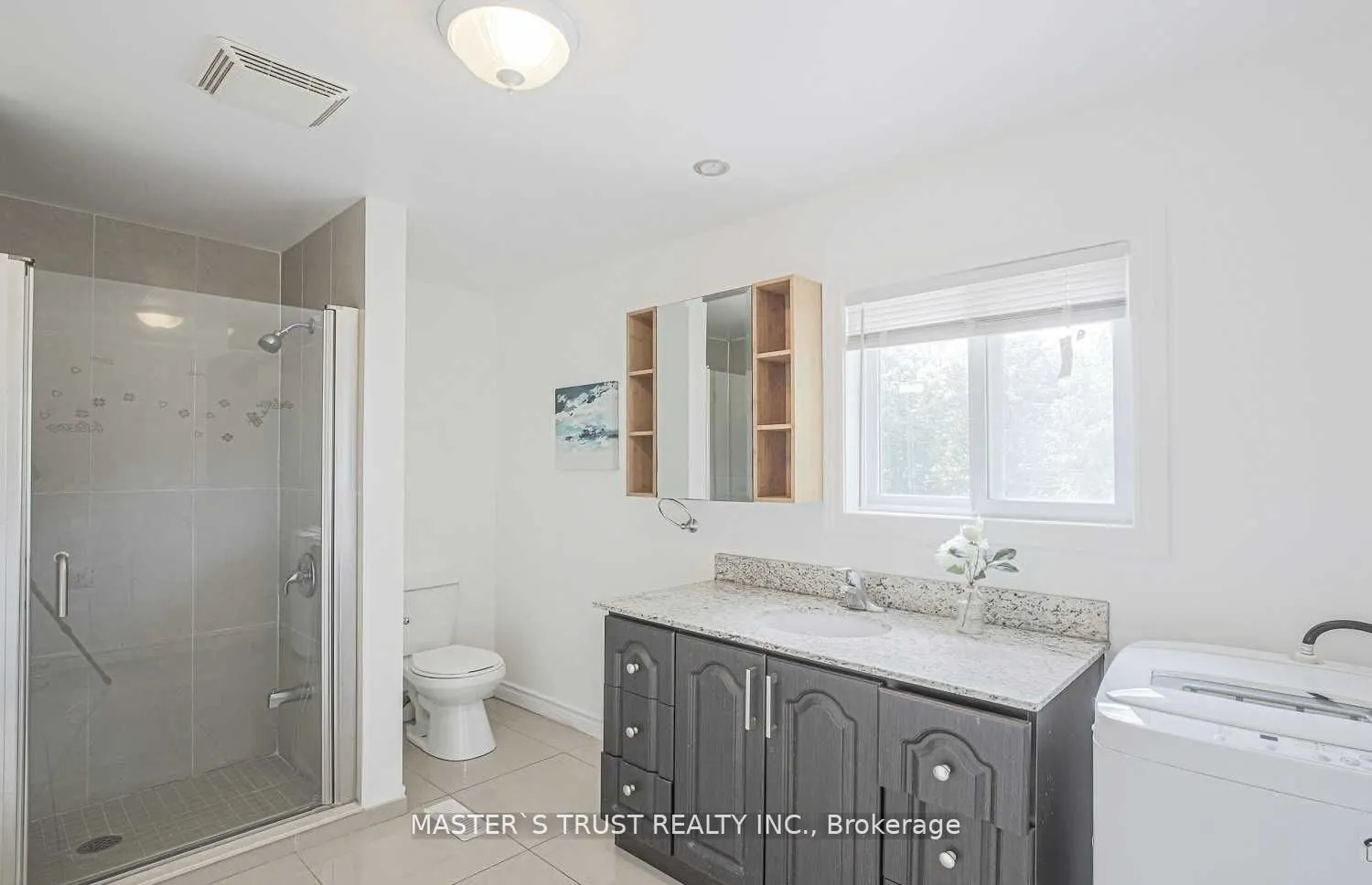 2668 Midland Avenue, #Upper