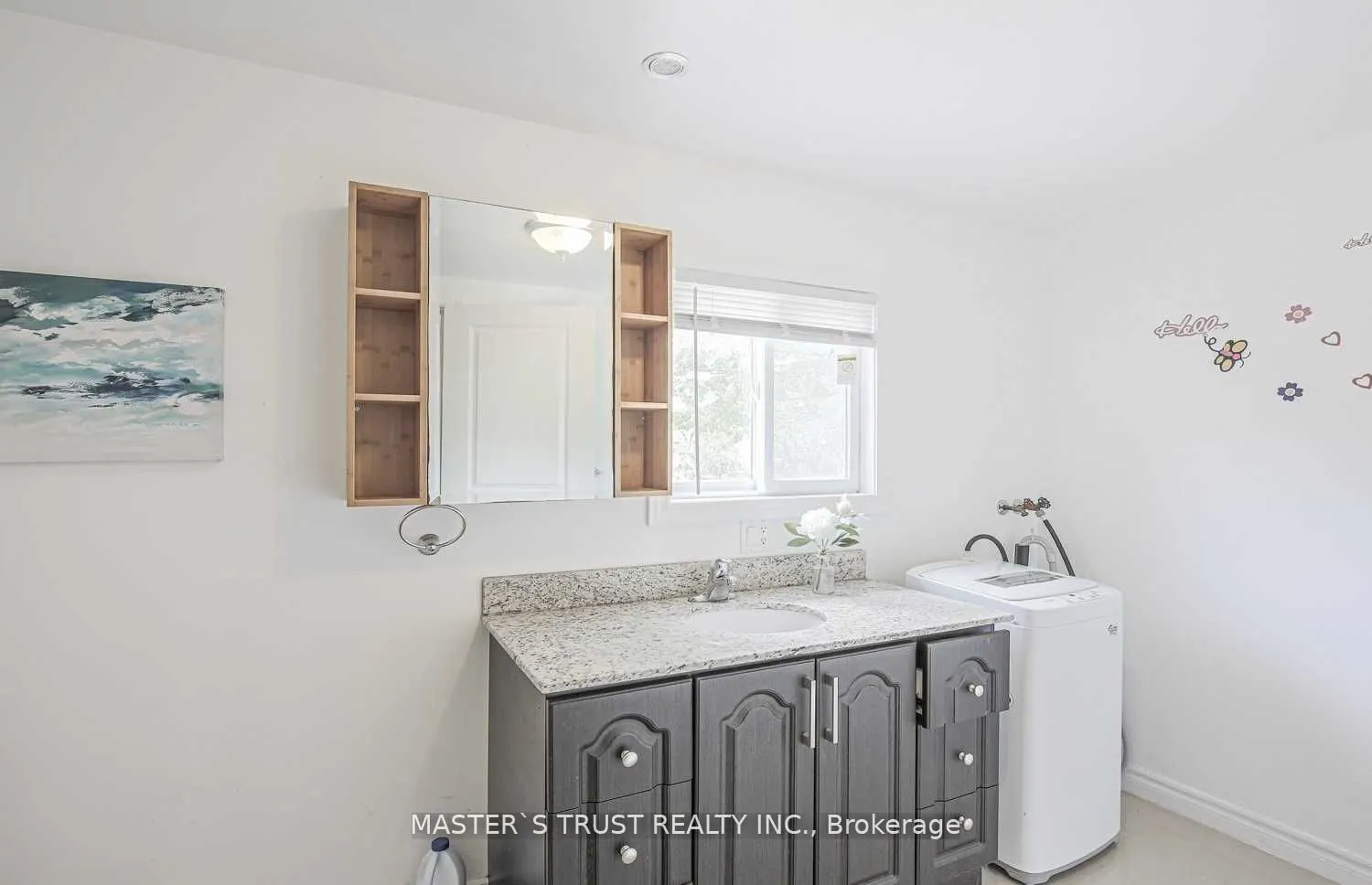 2668 Midland Avenue, #Upper