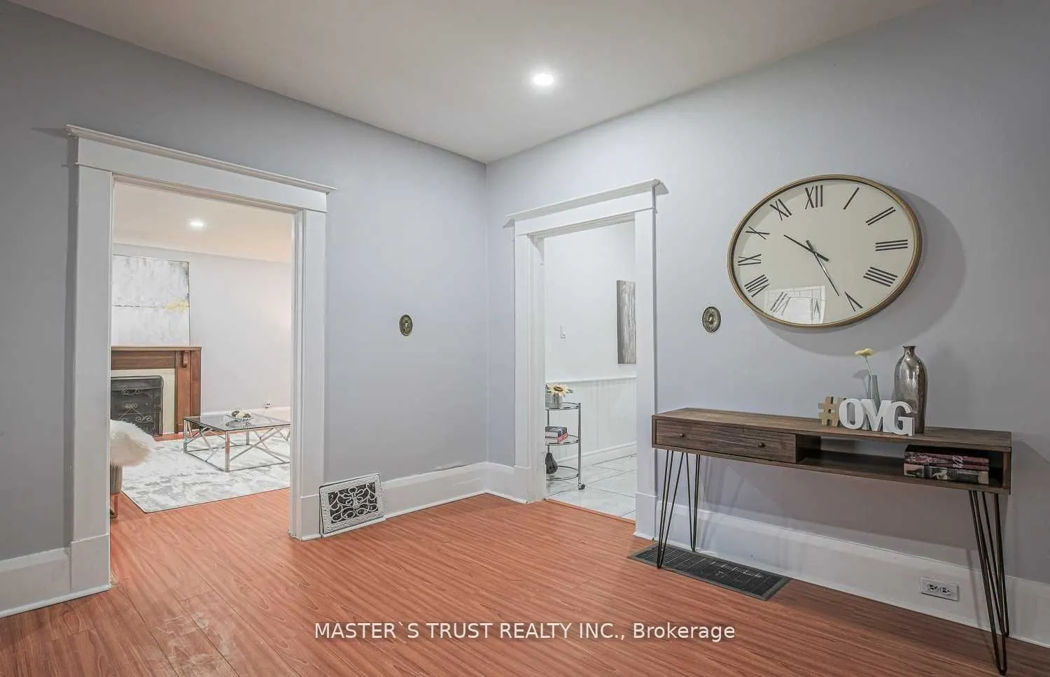 2668 Midland Avenue, #Upper