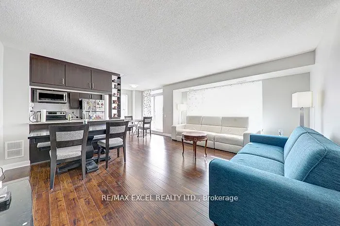 25 Town Centre Crt Street S, #608