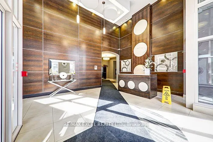 25 Town Centre Crt Street S, #608