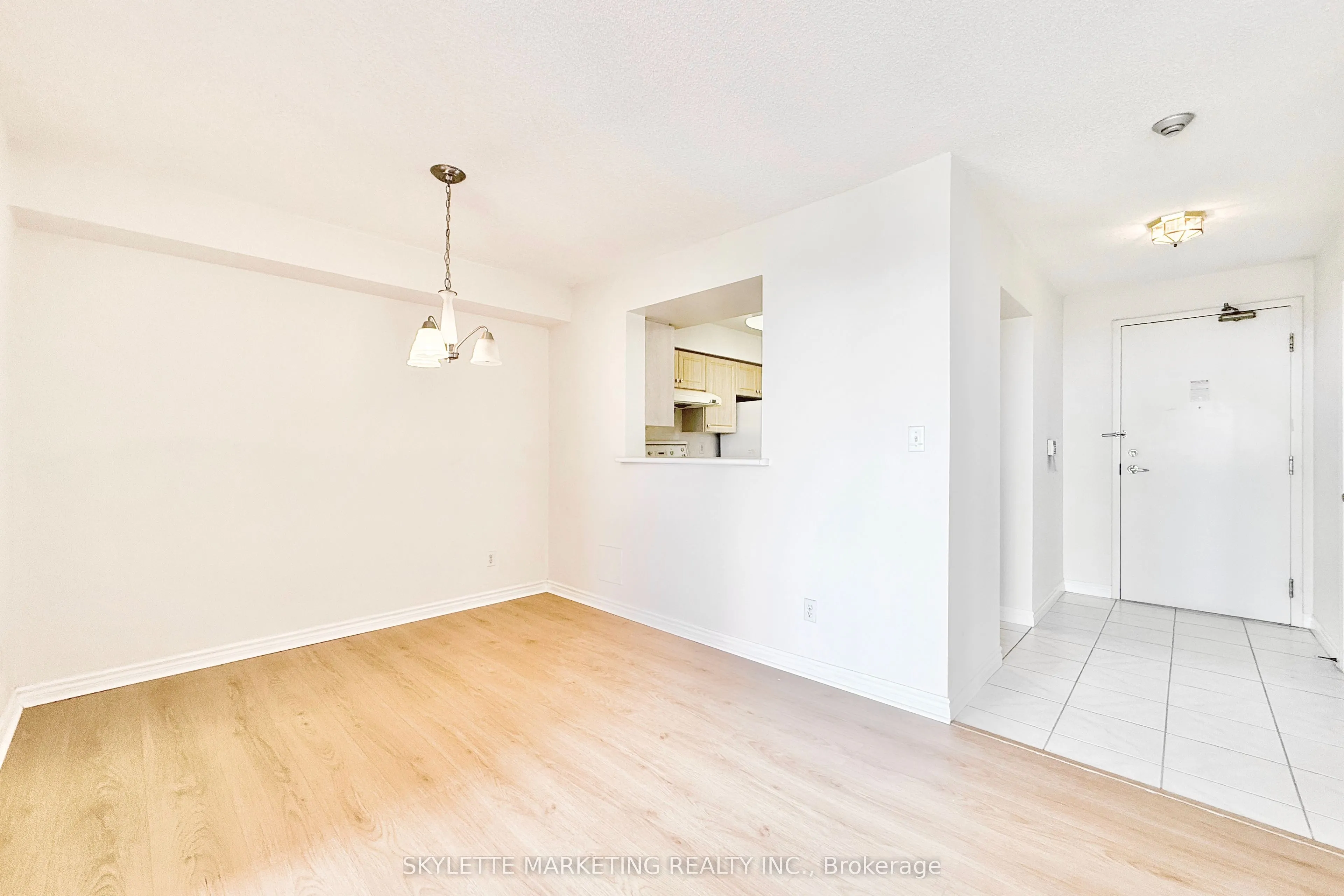 5039 Finch Avenue E, #1109