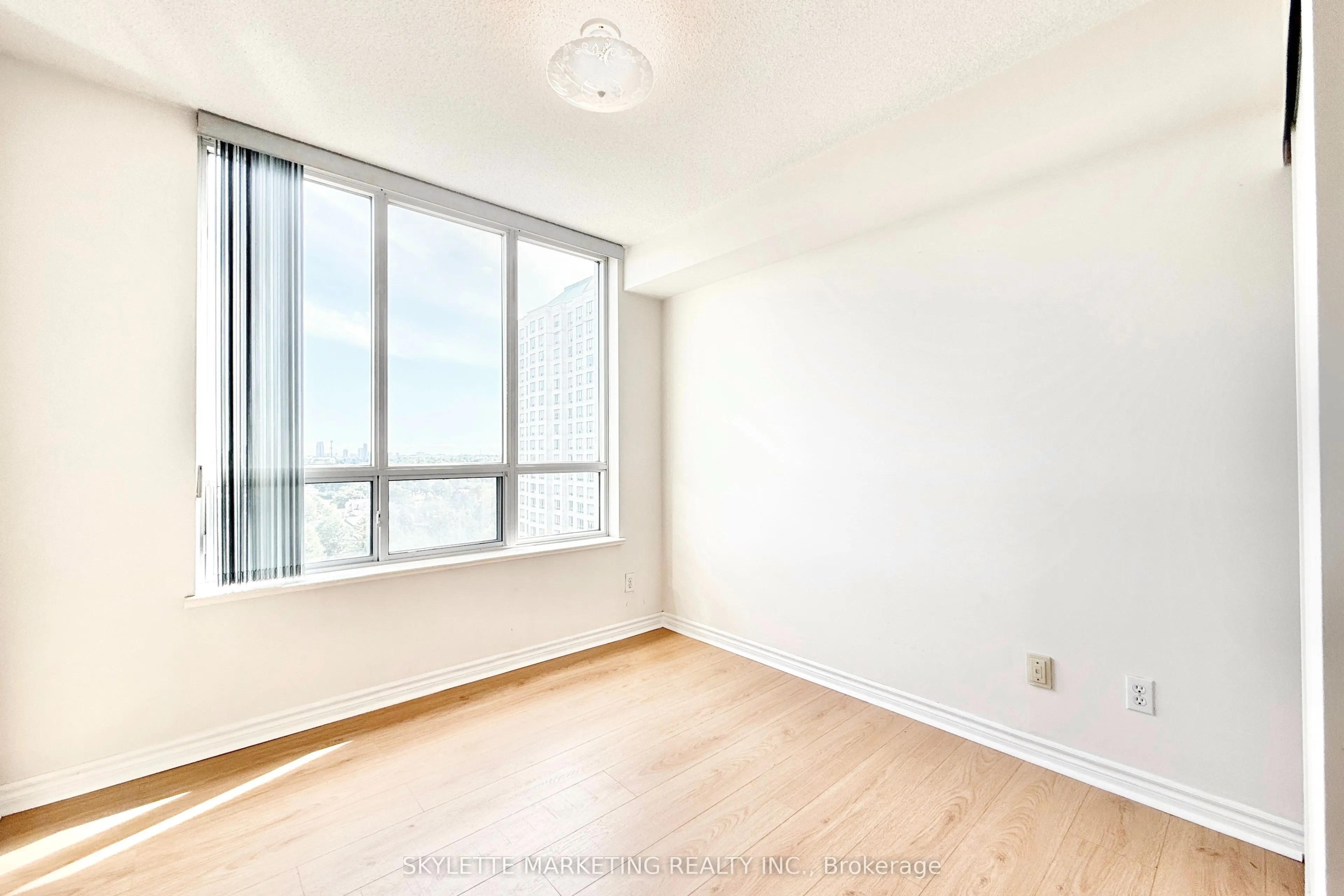 5039 Finch Avenue E, #1109