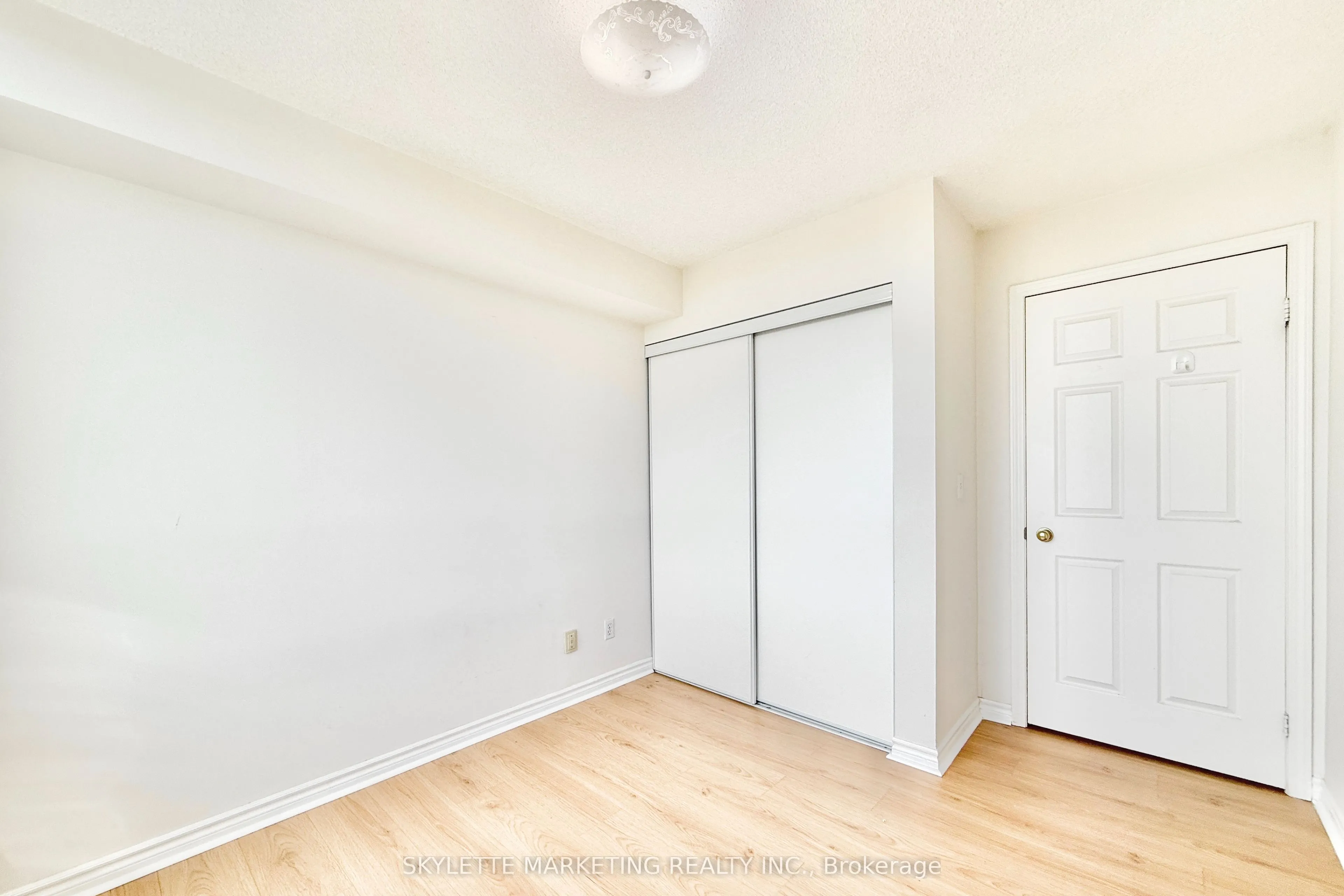 5039 Finch Avenue E, #1109