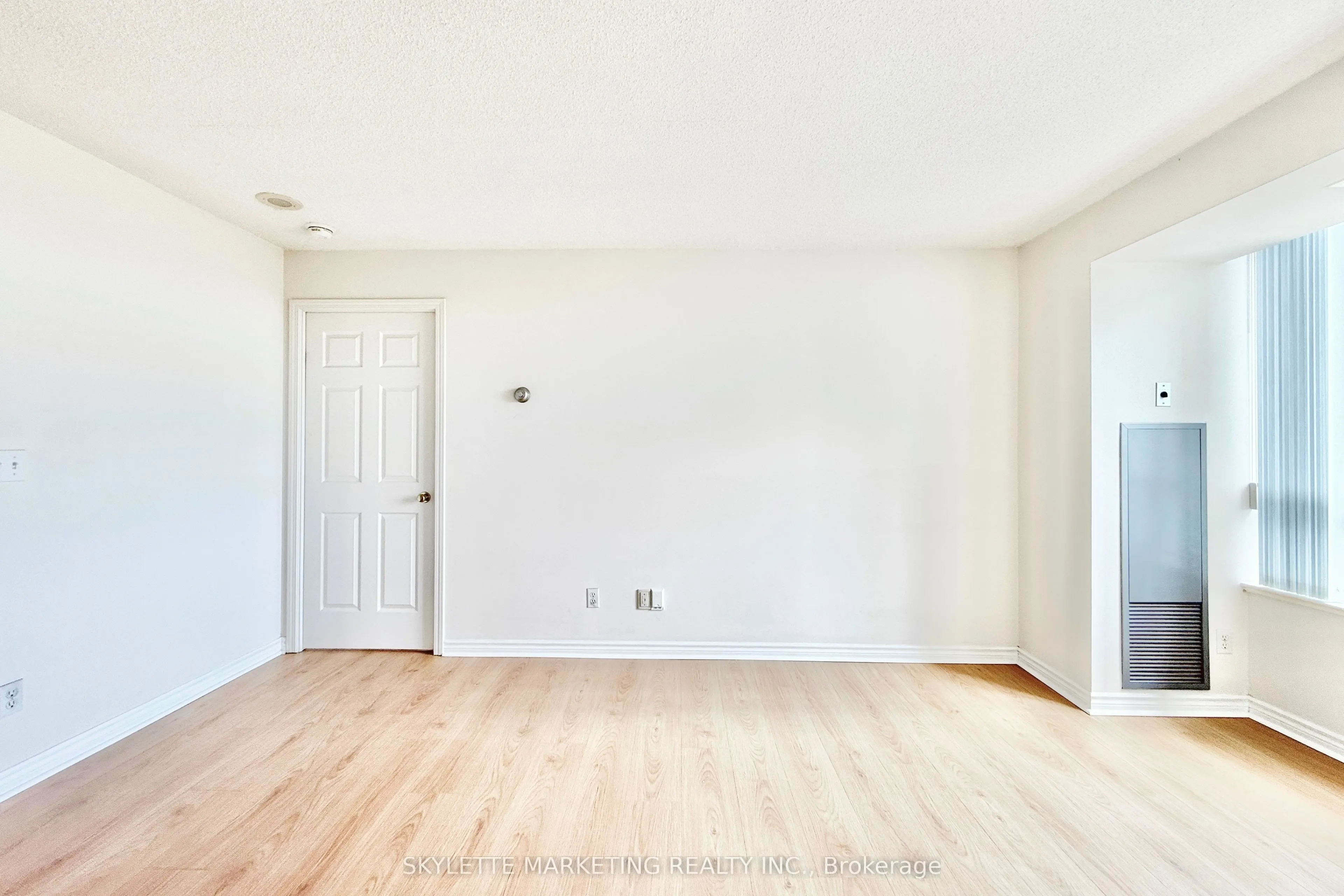 5039 Finch Avenue E, #1109