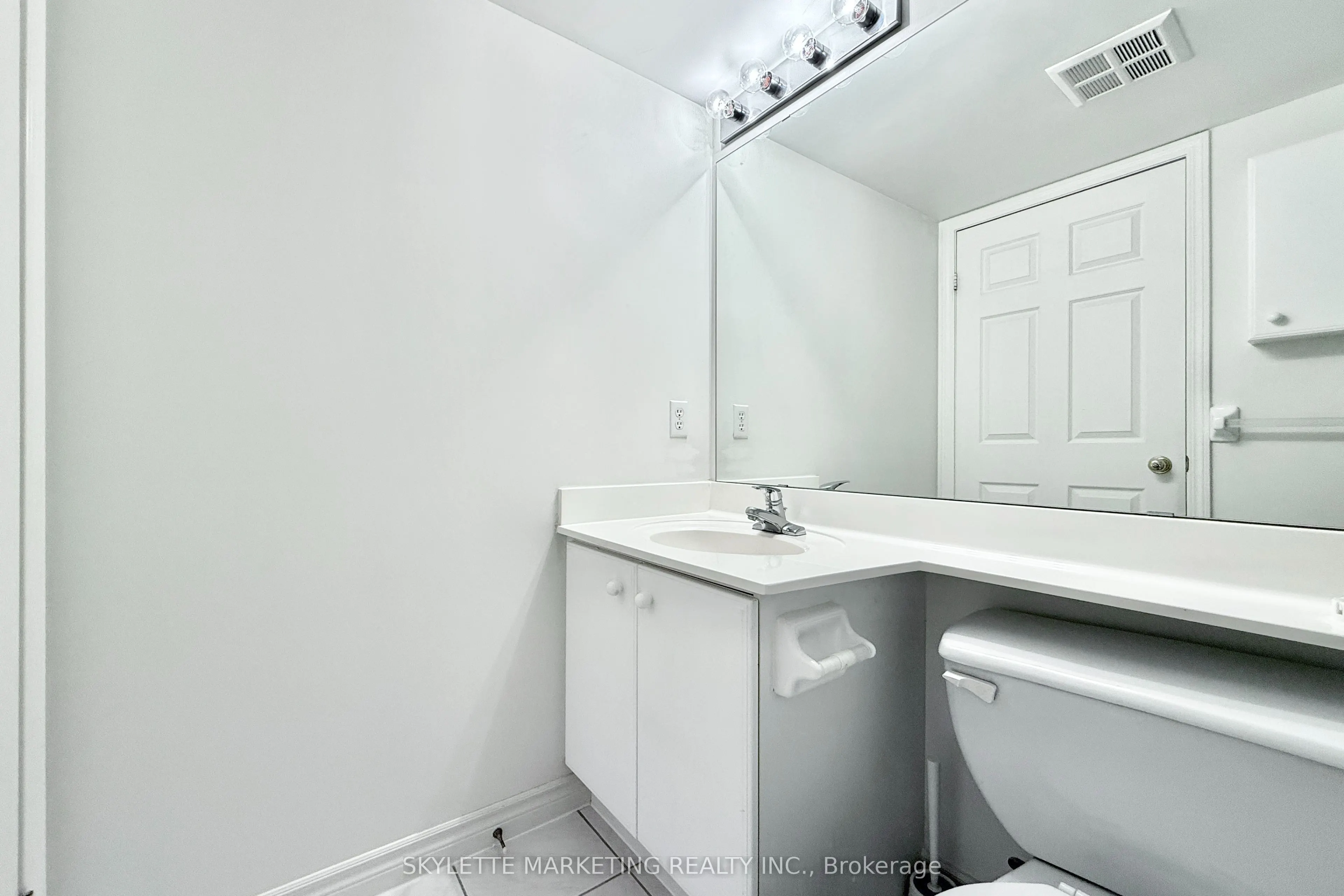 5039 Finch Avenue E, #1109