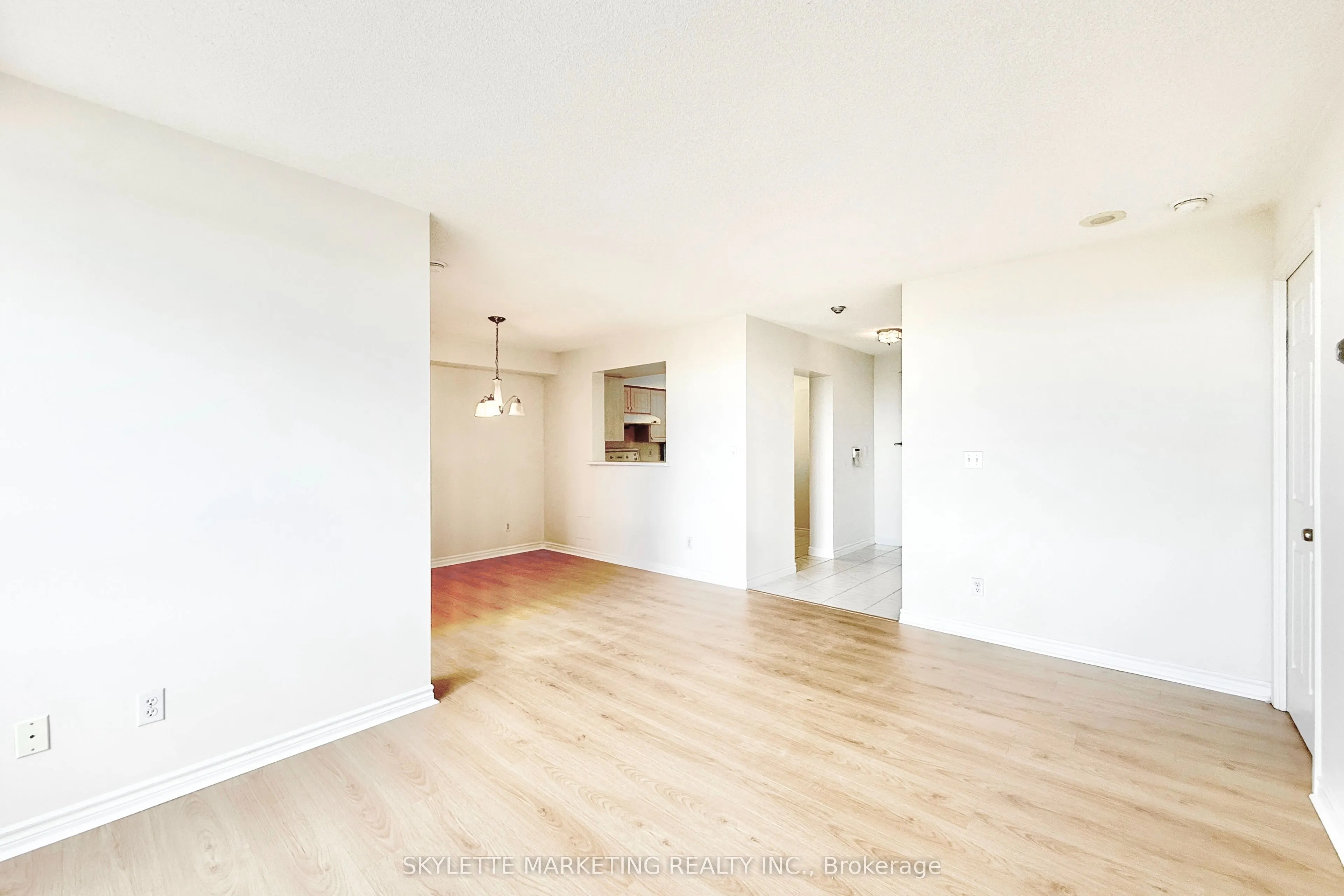 5039 Finch Avenue E, #1109
