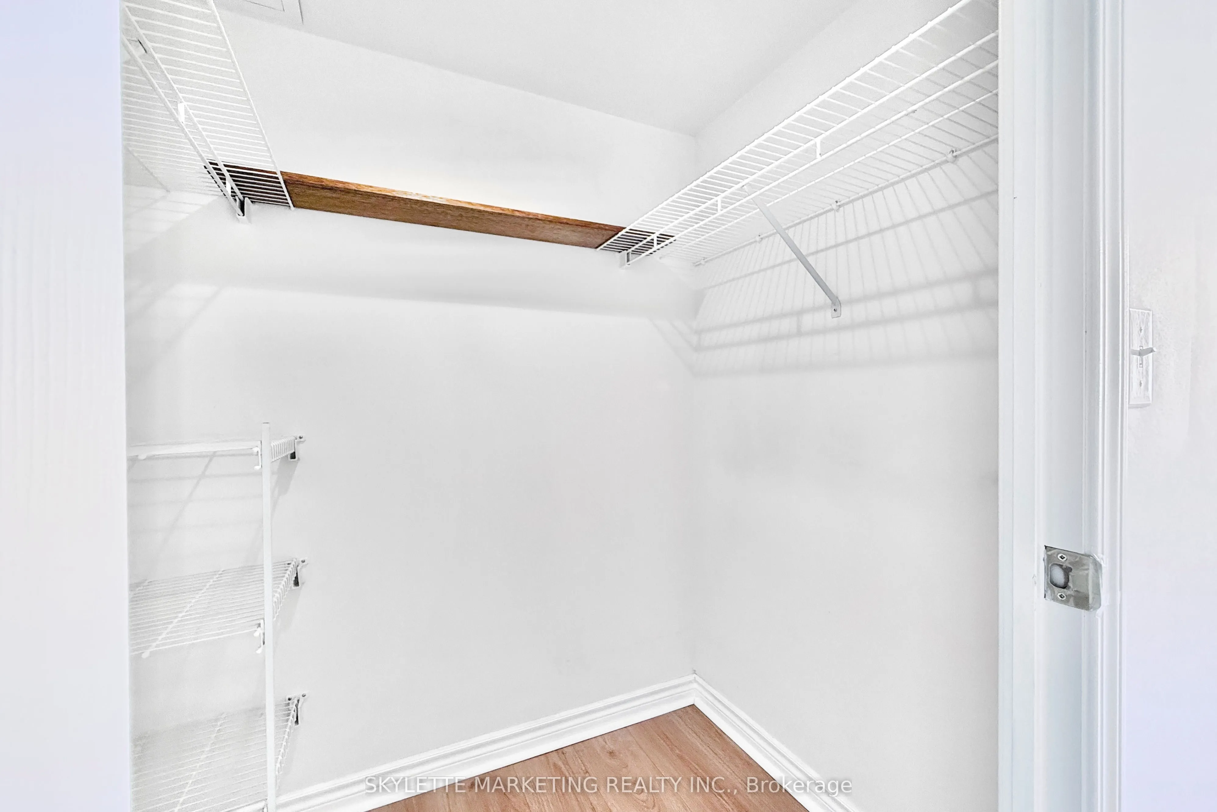 5039 Finch Avenue E, #1109