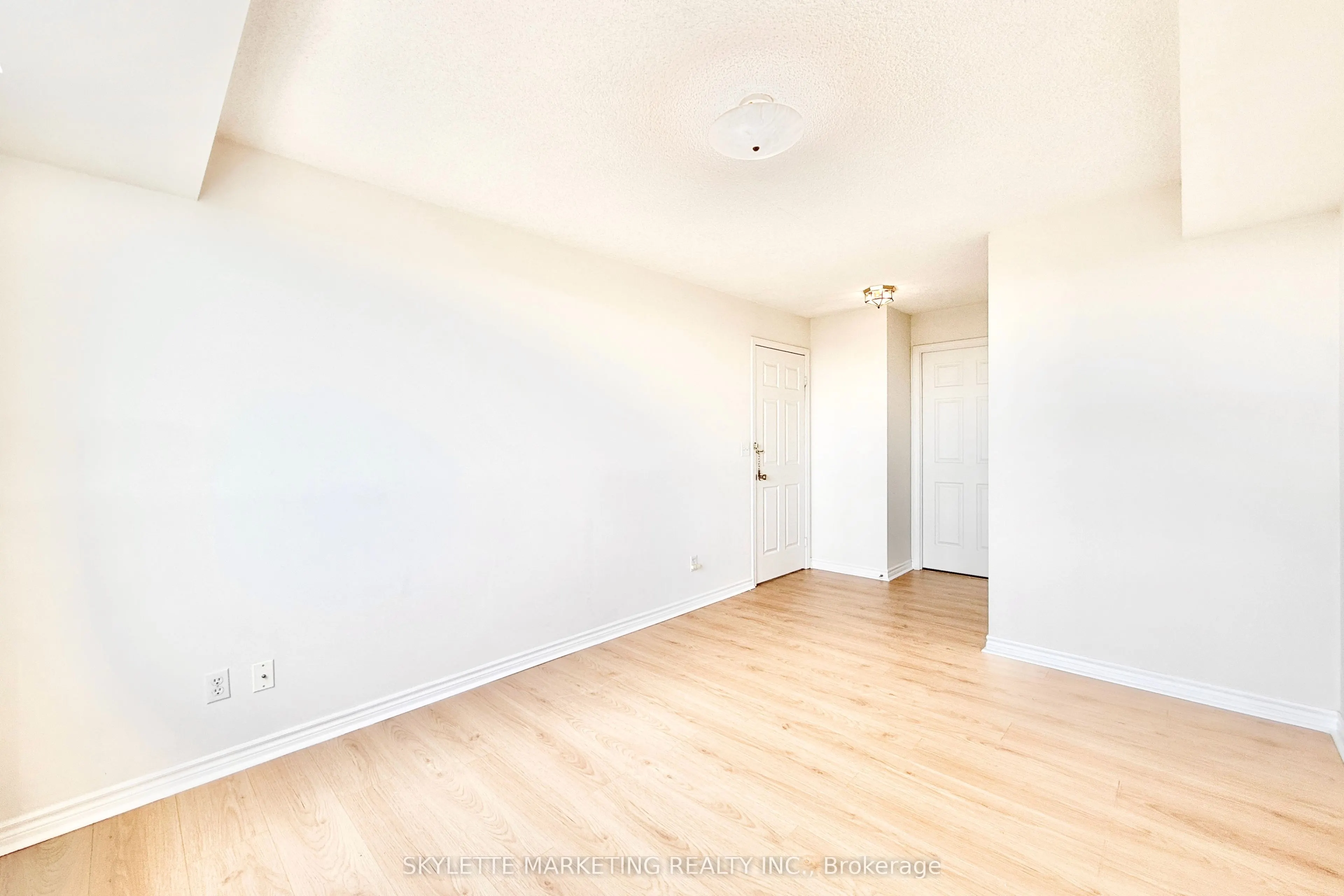 5039 Finch Avenue E, #1109