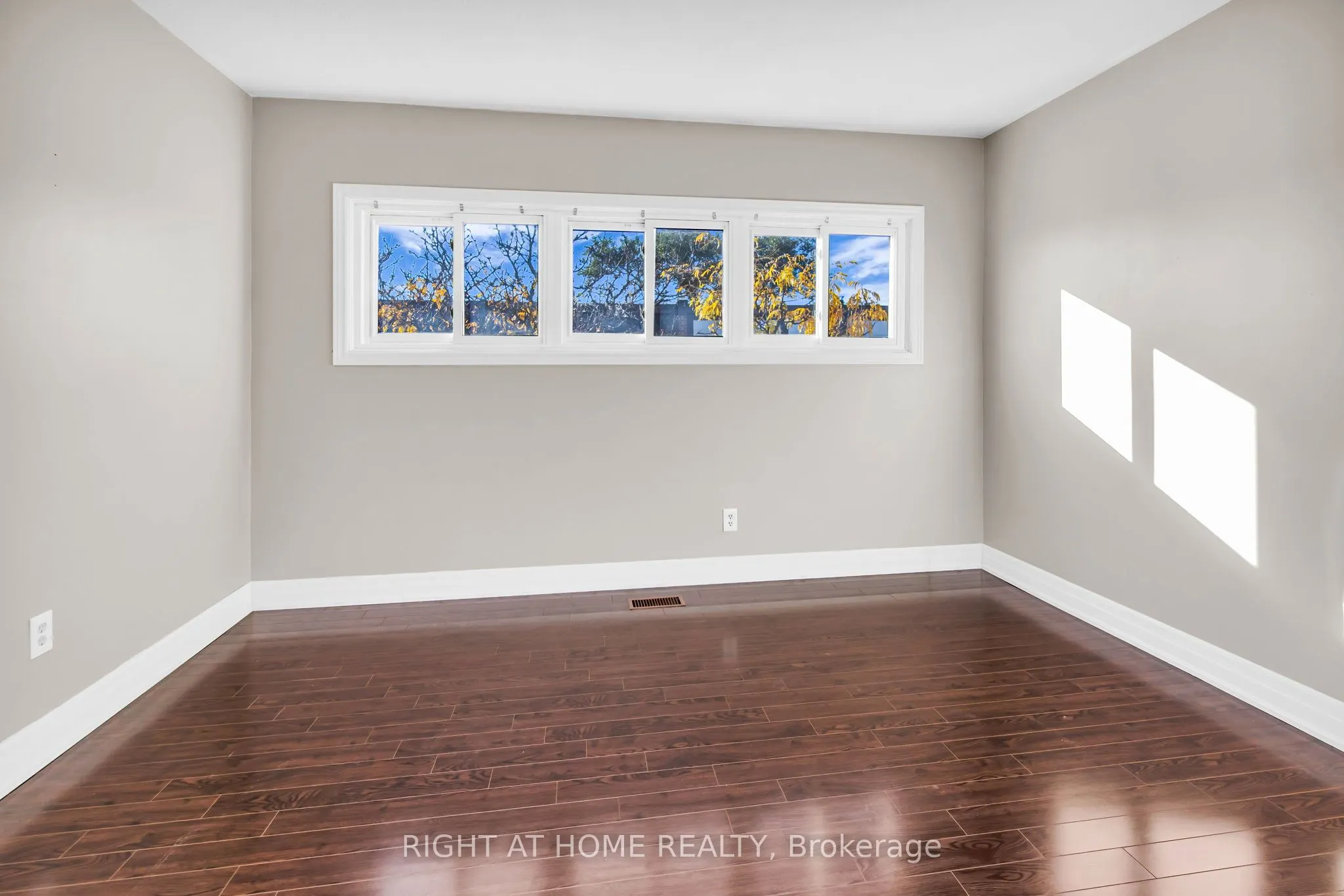2716 St Clair Avenue E, #13