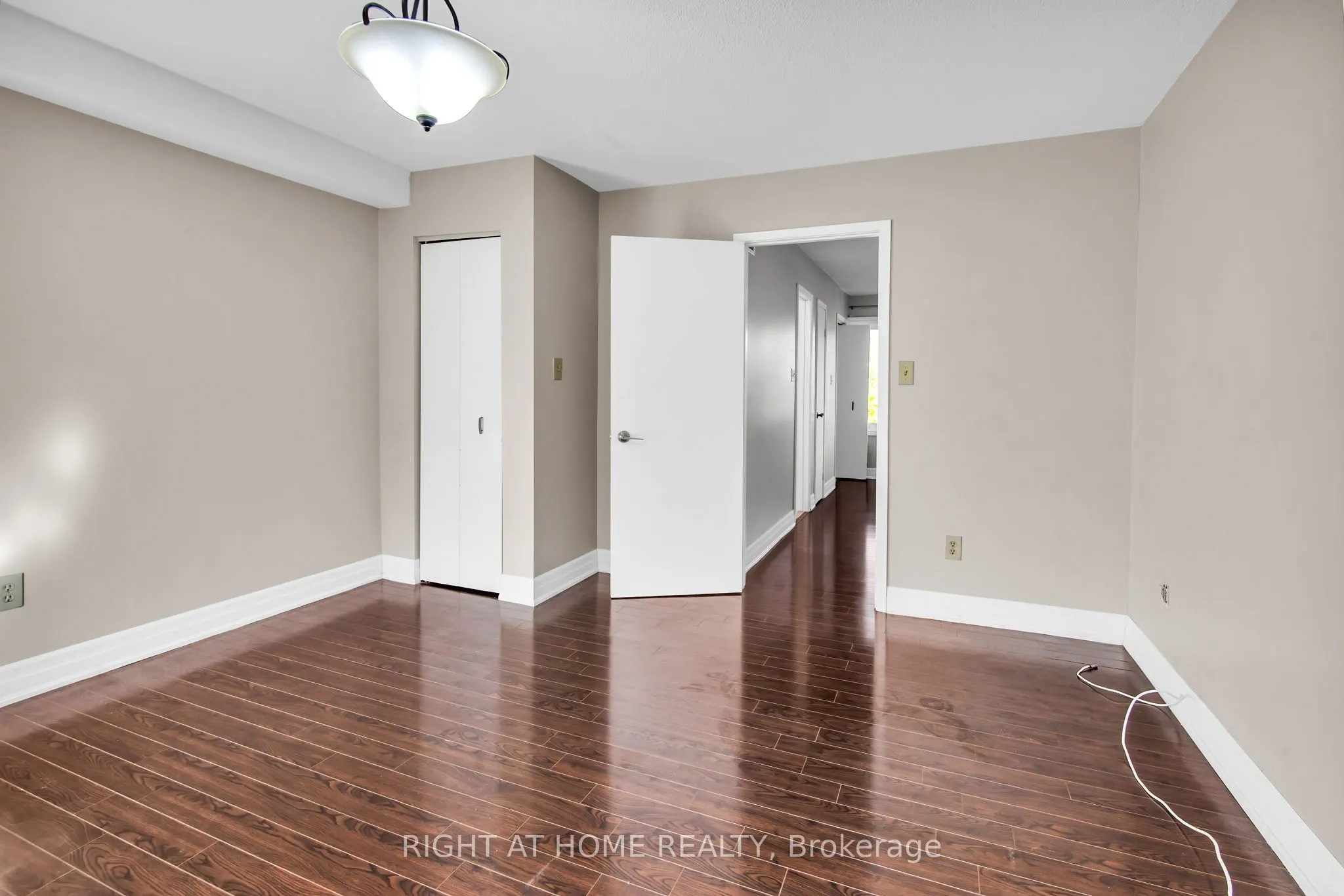 2716 St Clair Avenue E, #13