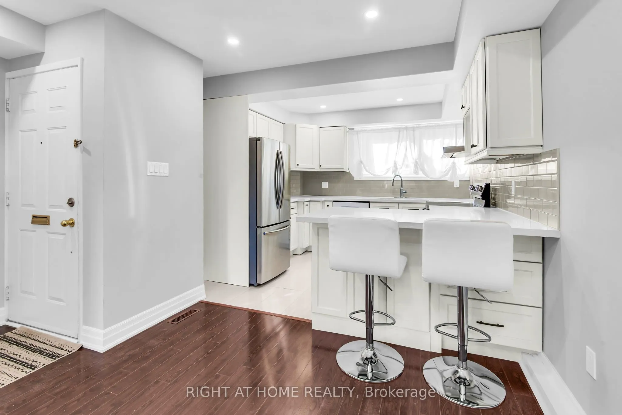 2716 St Clair Avenue E, #13