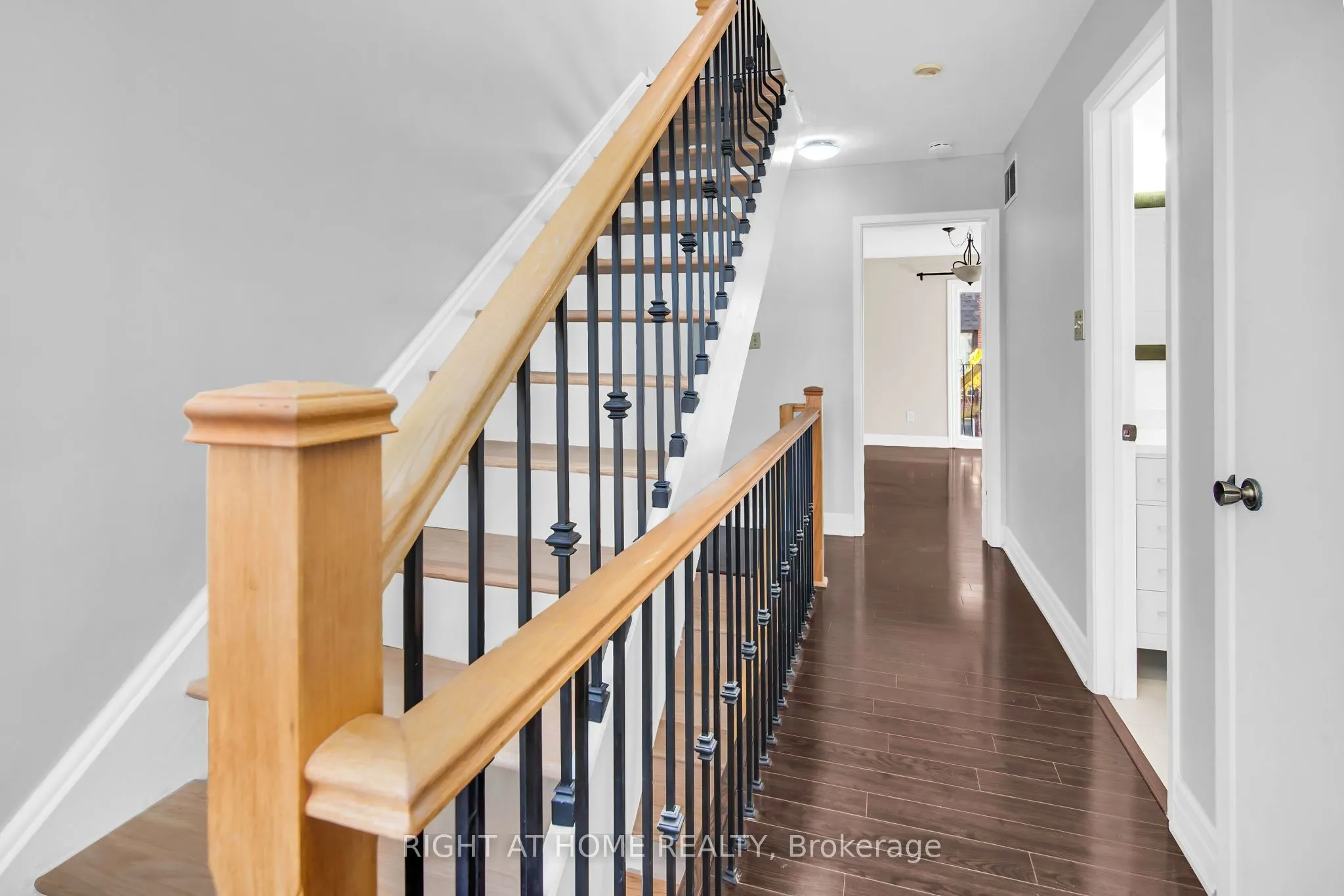 2716 St Clair Avenue E, #13