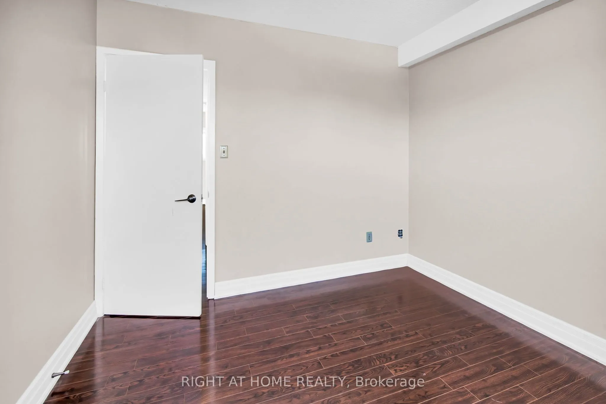 2716 St Clair Avenue E, #13