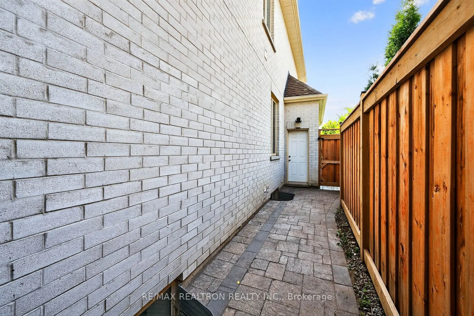 63 Reidmount Avenue
