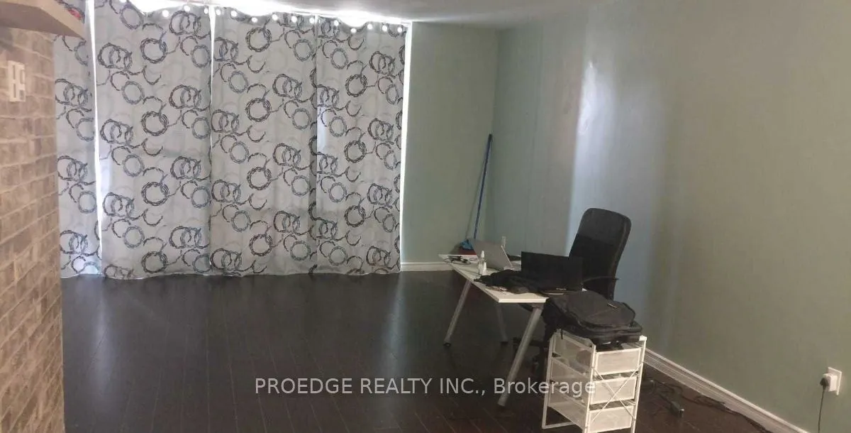 5 Massey Square, #102