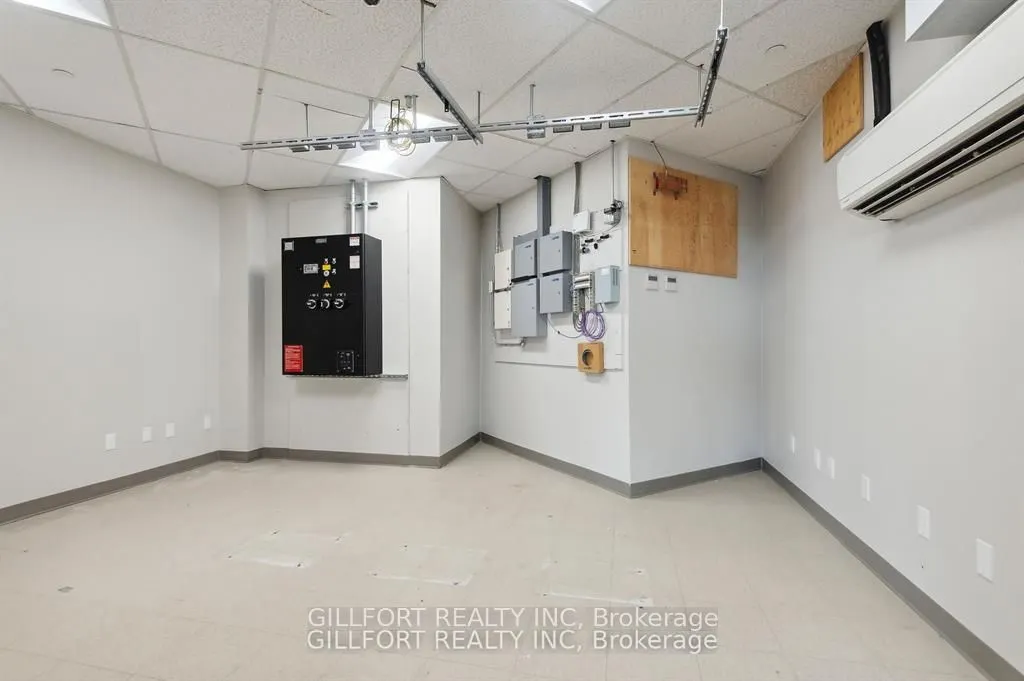 5639 Finch Avenue E, #3rd Floor