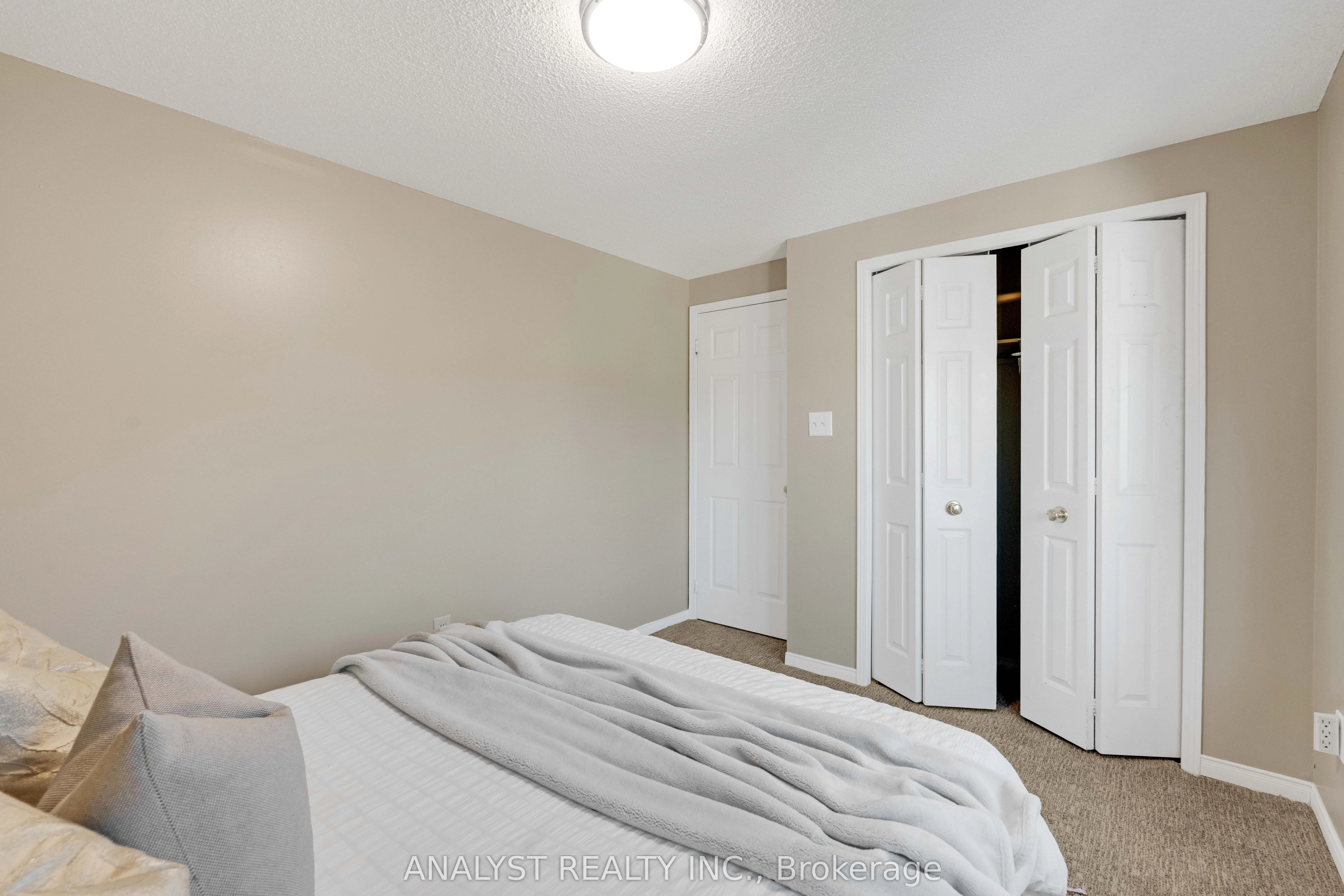 1090 longbow Drive