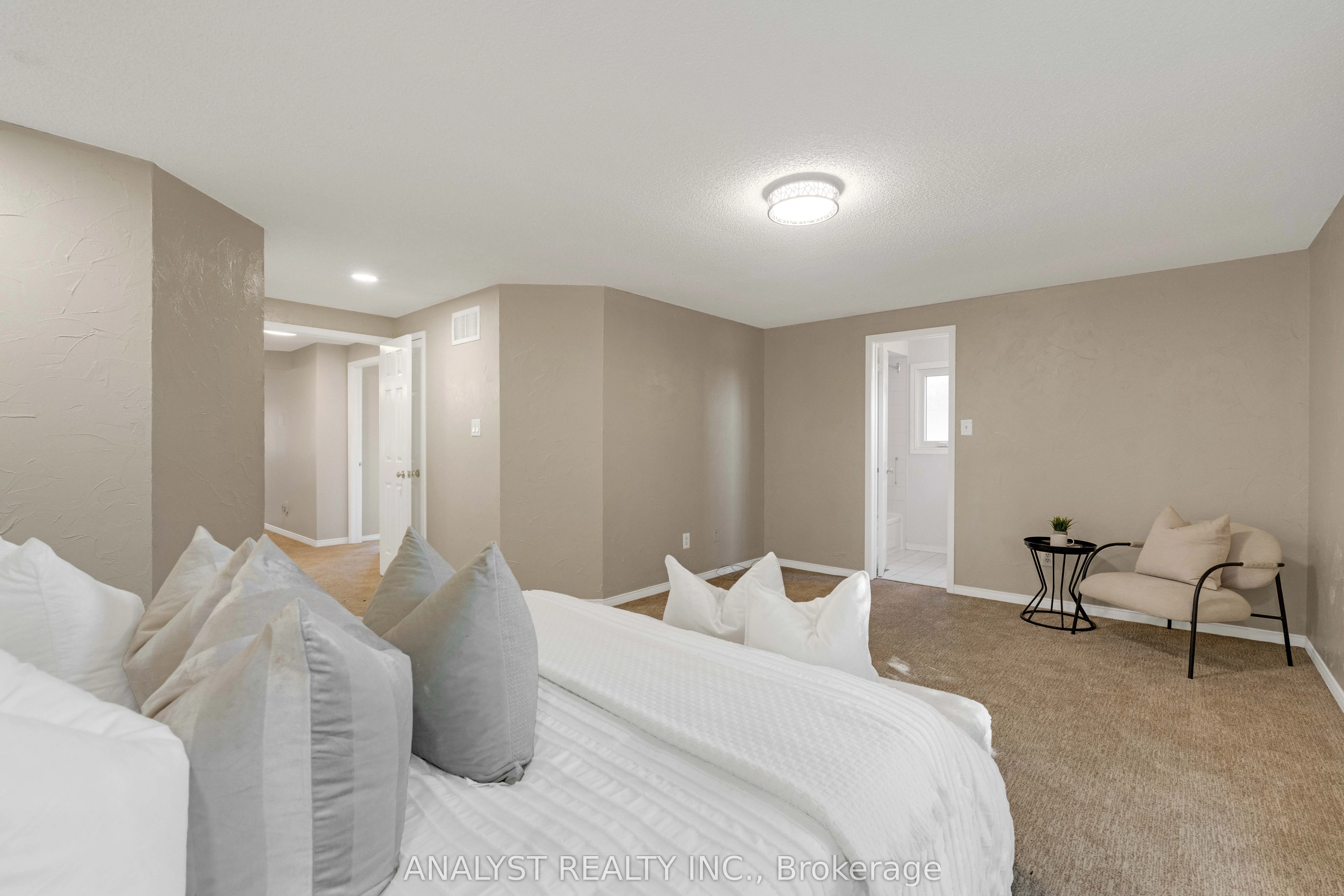 1090 longbow Drive