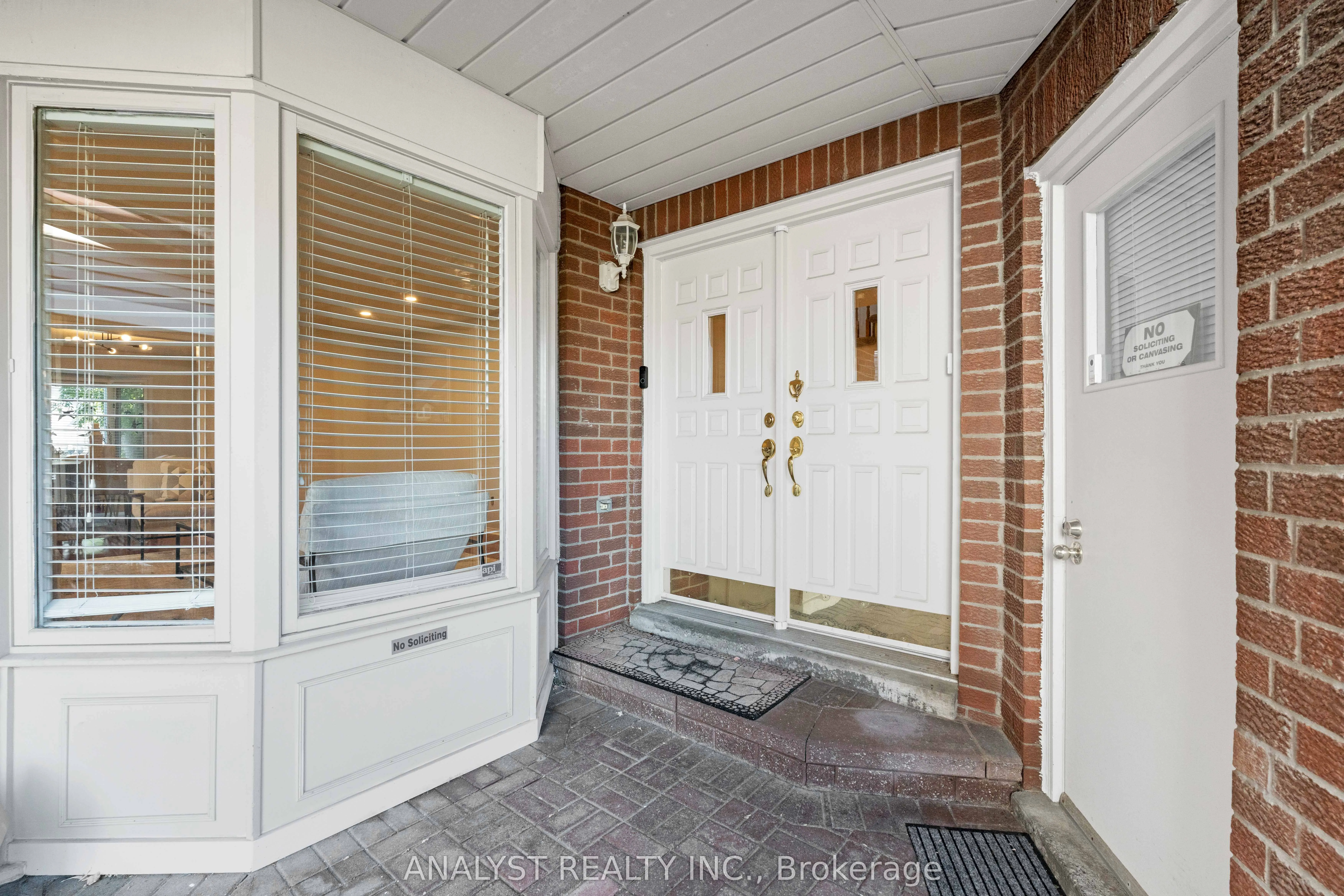 1090 longbow Drive