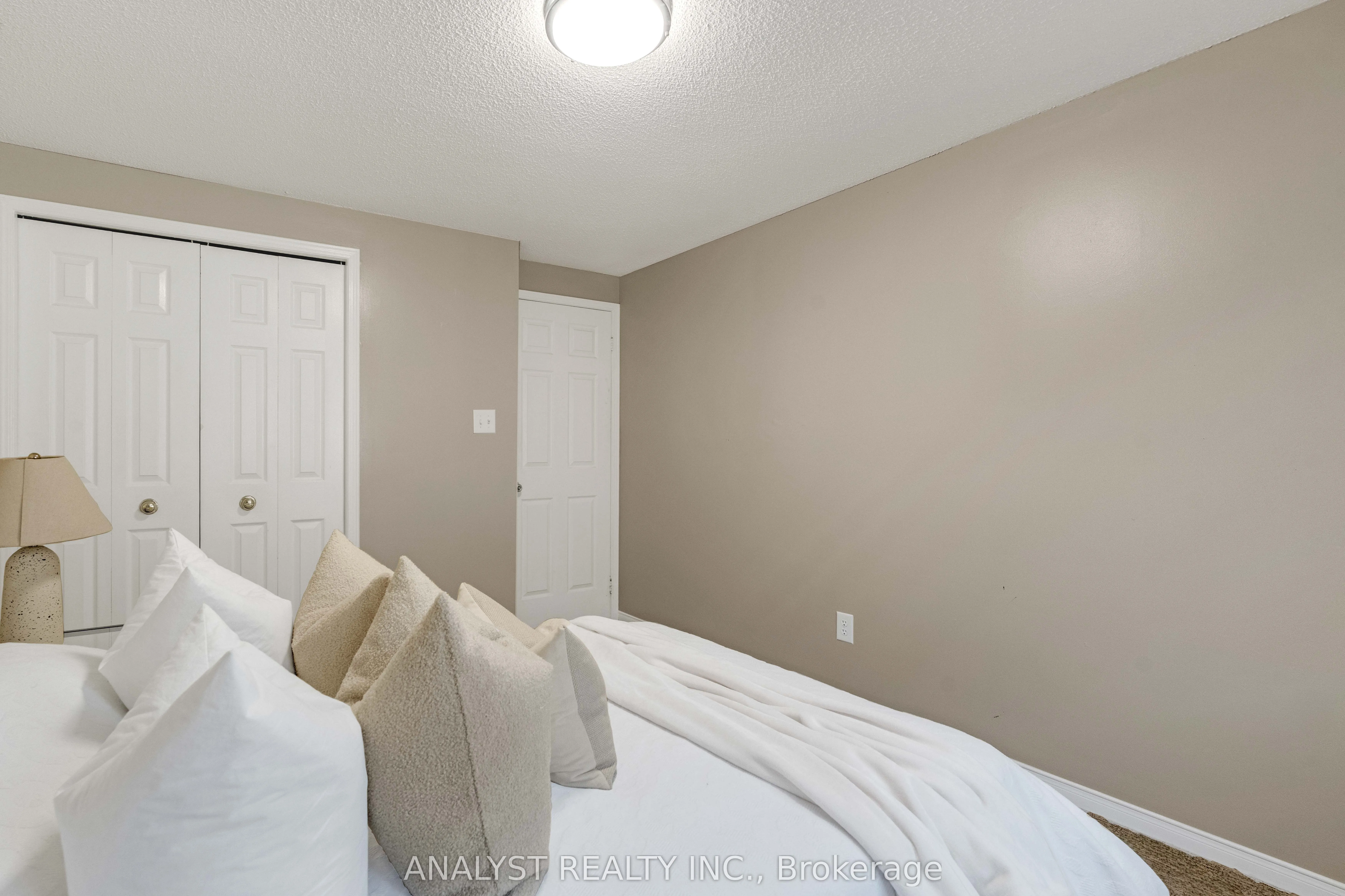 1090 longbow Drive