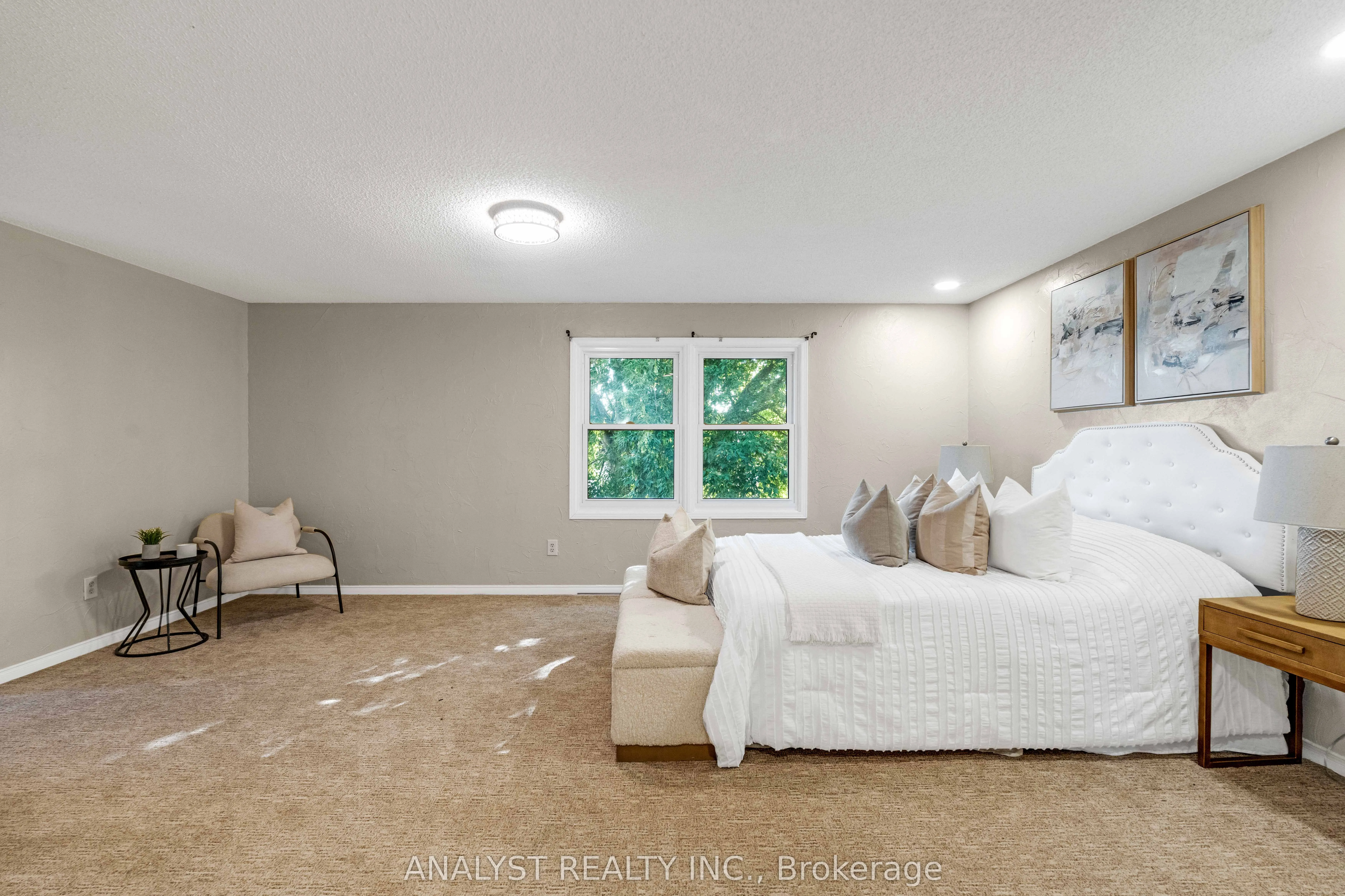 1090 longbow Drive