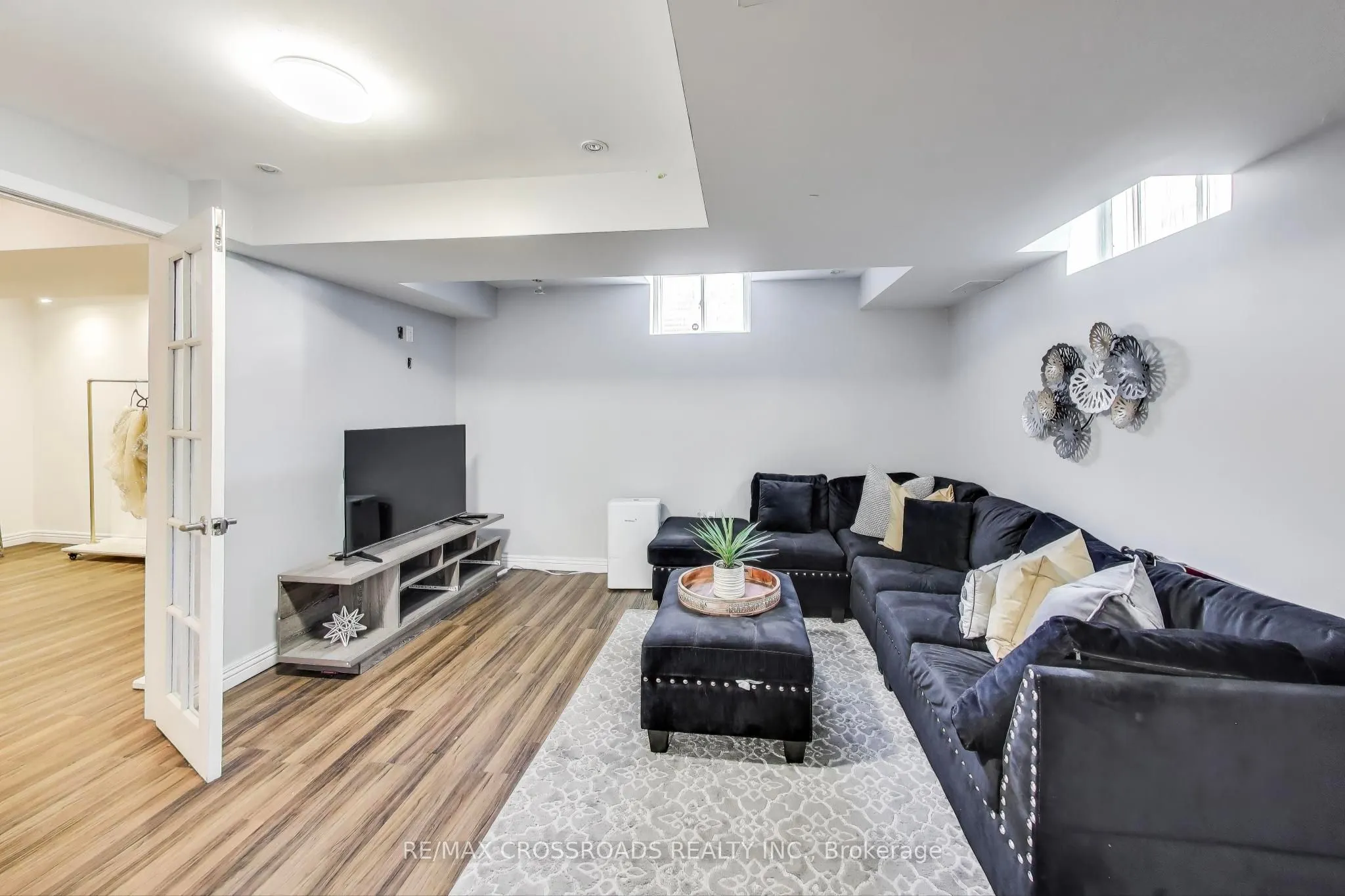 1104 Beneford Road