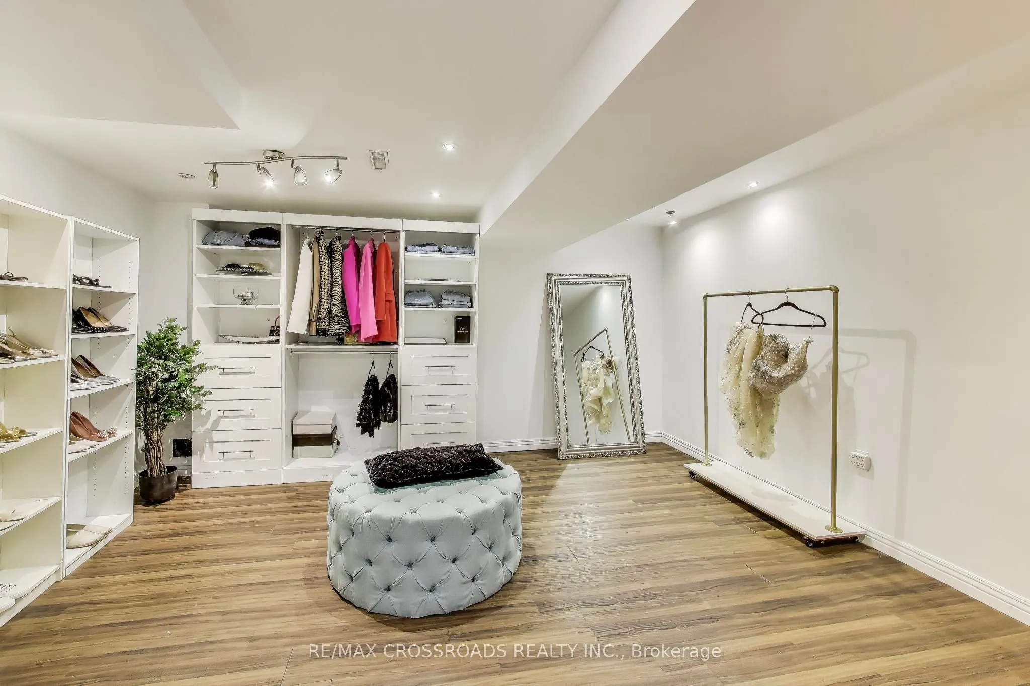 1104 Beneford Road