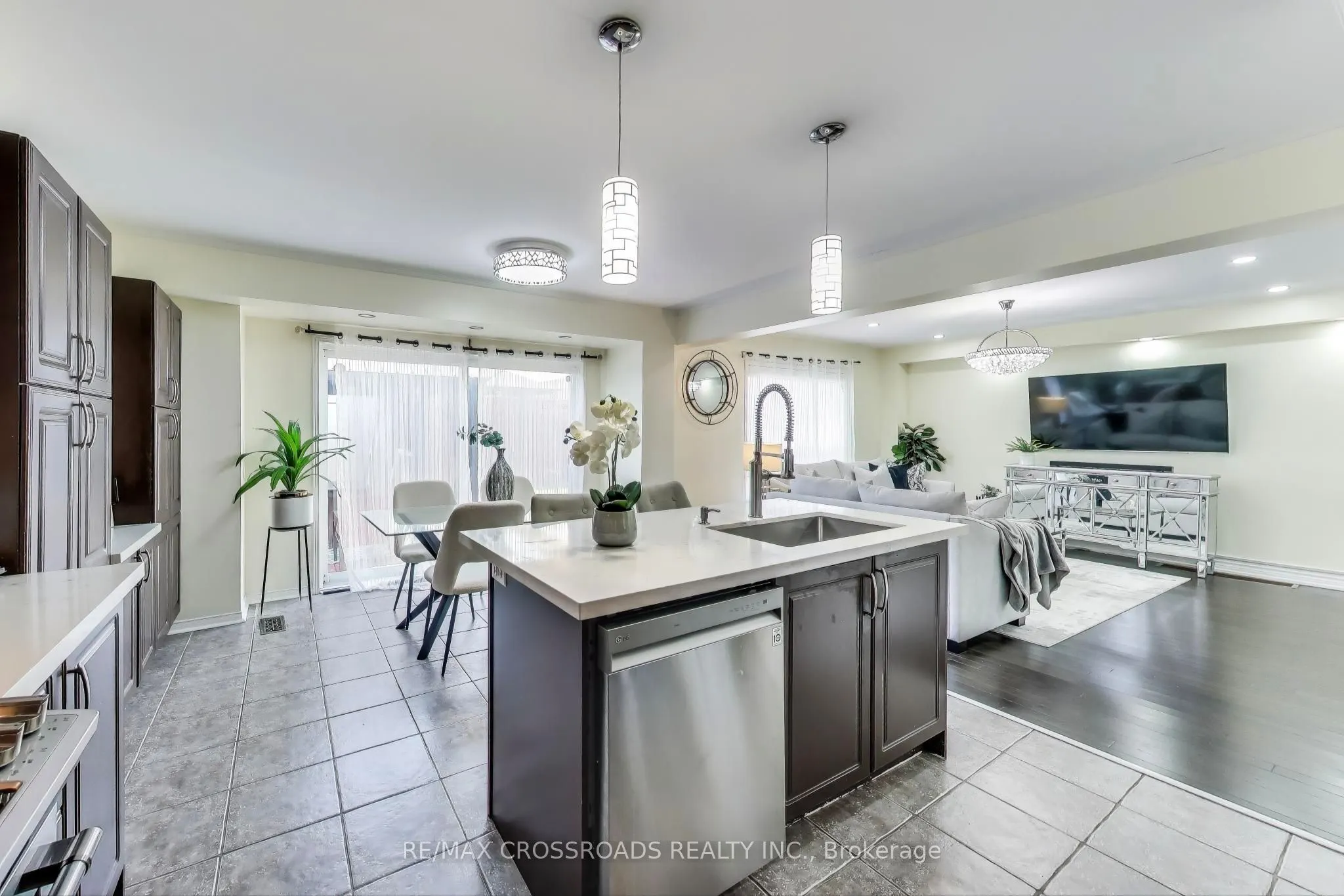 1104 Beneford Road
