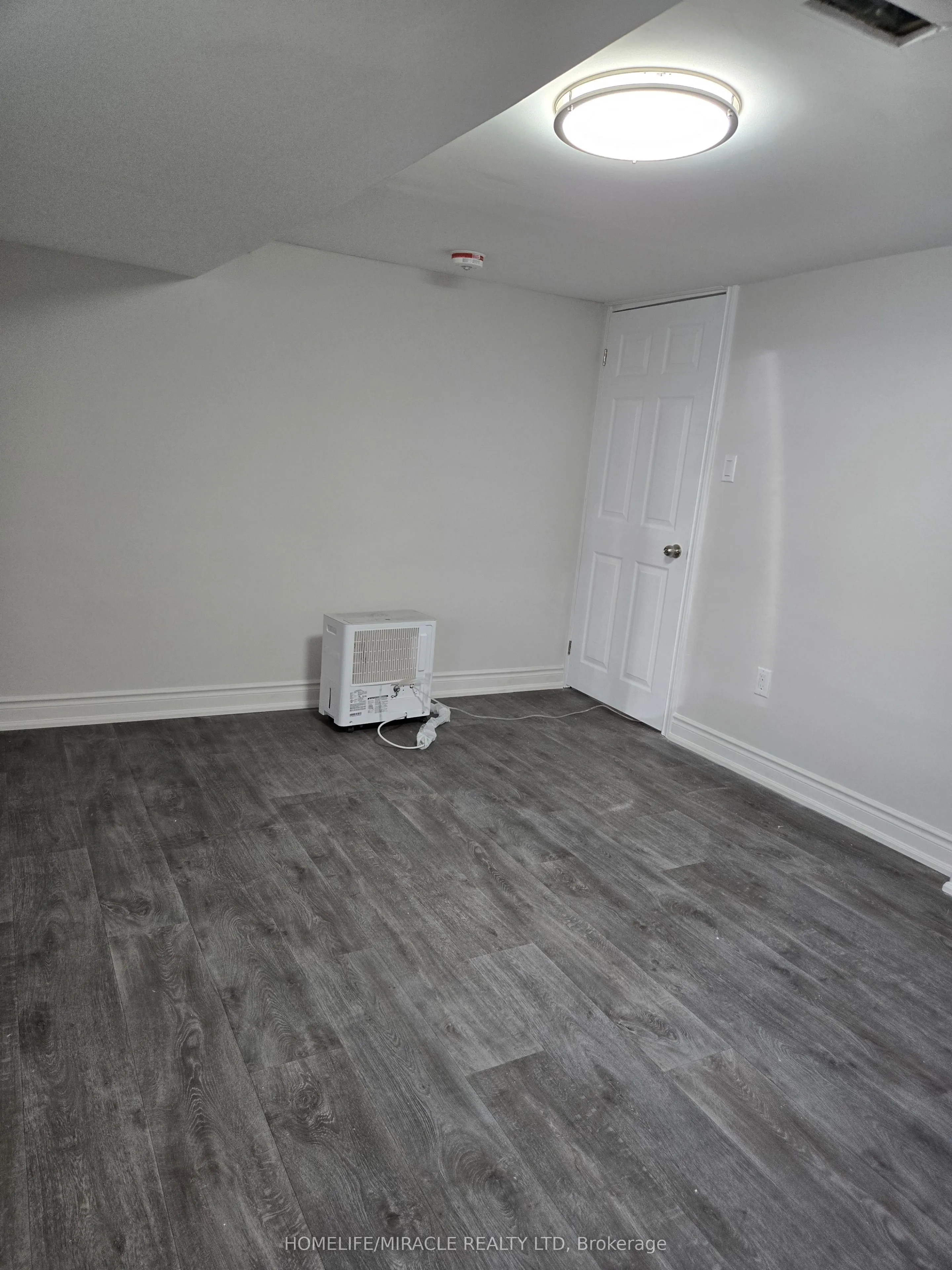 1281 King Street E, #Bsmt