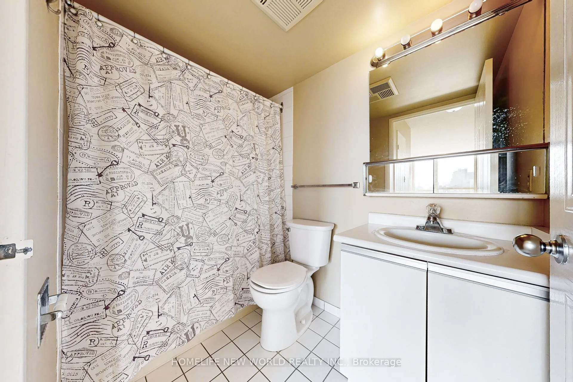 711 Rossland Road E, #706