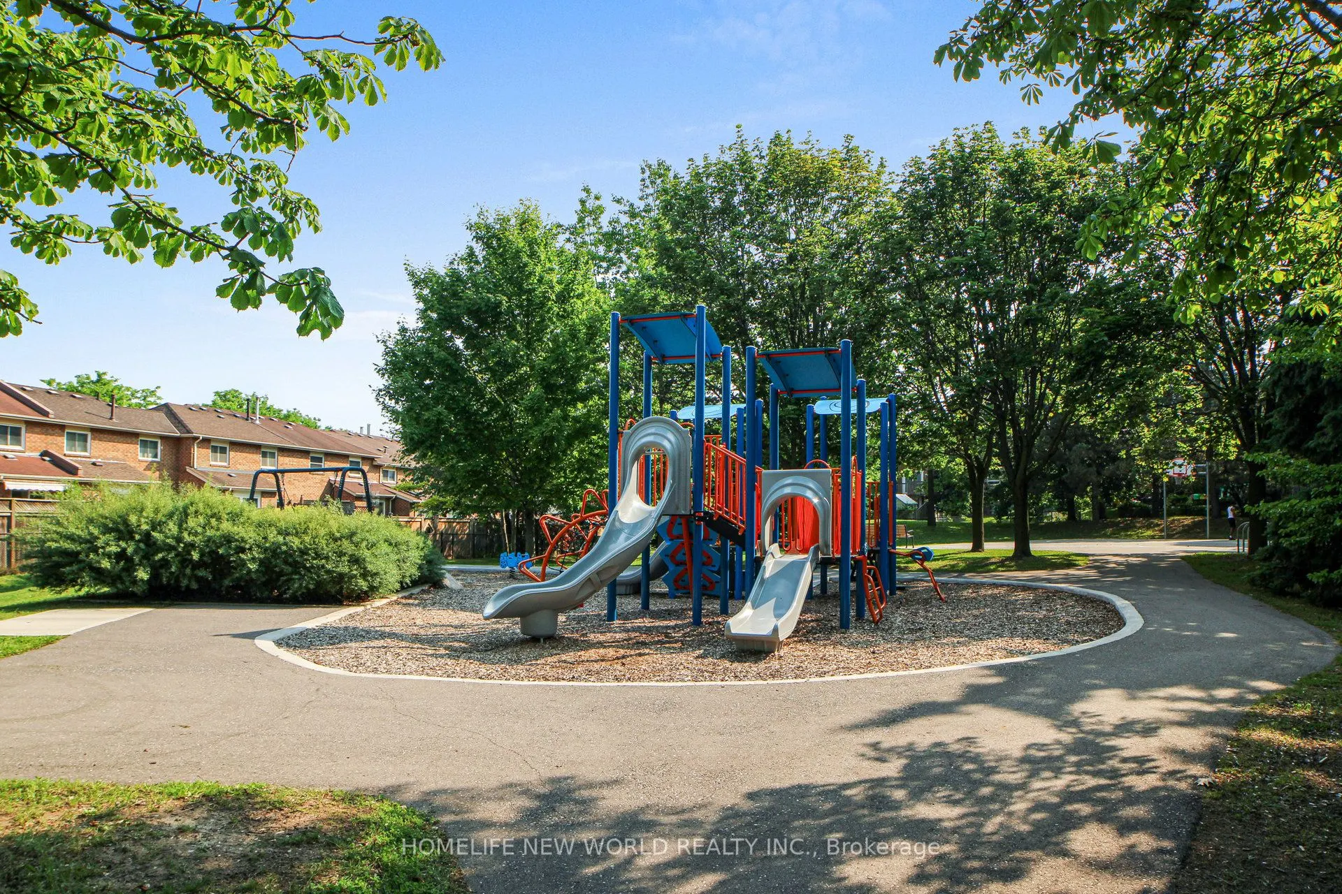711 Rossland Road E, #706