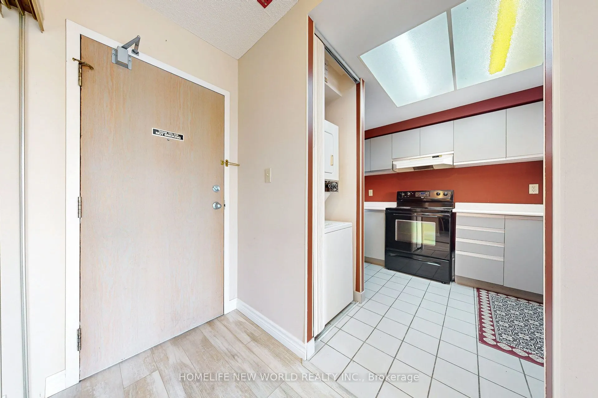 711 Rossland Road E, #706