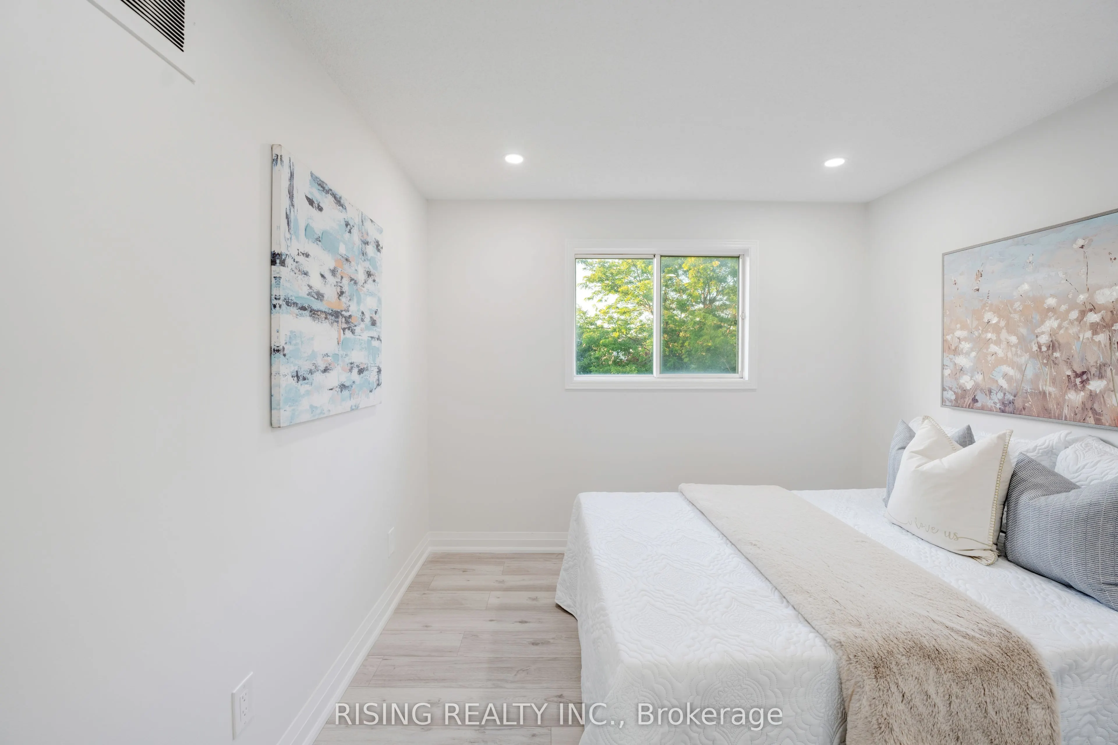 882 Renaissance Drive
