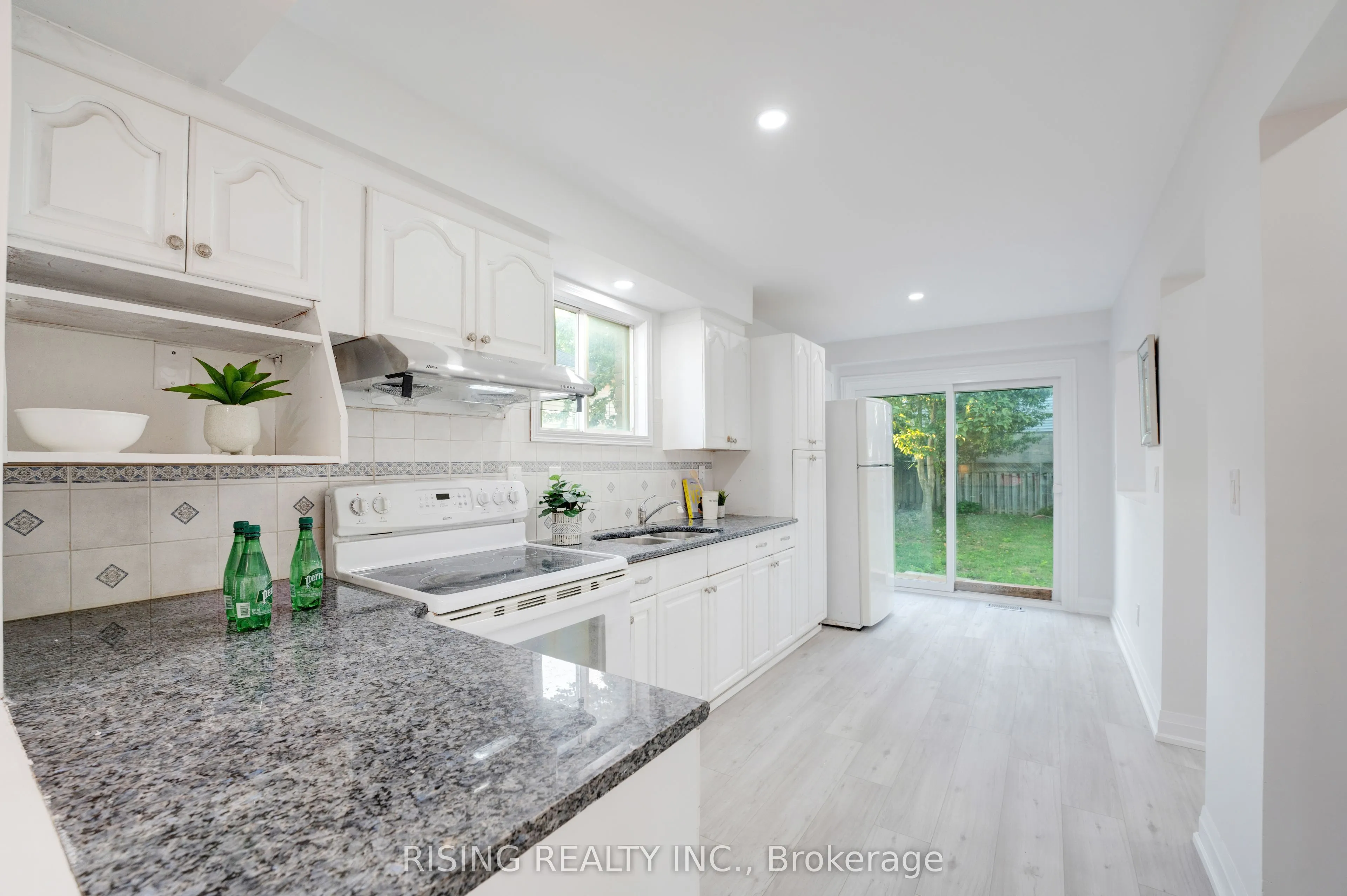 882 Renaissance Drive