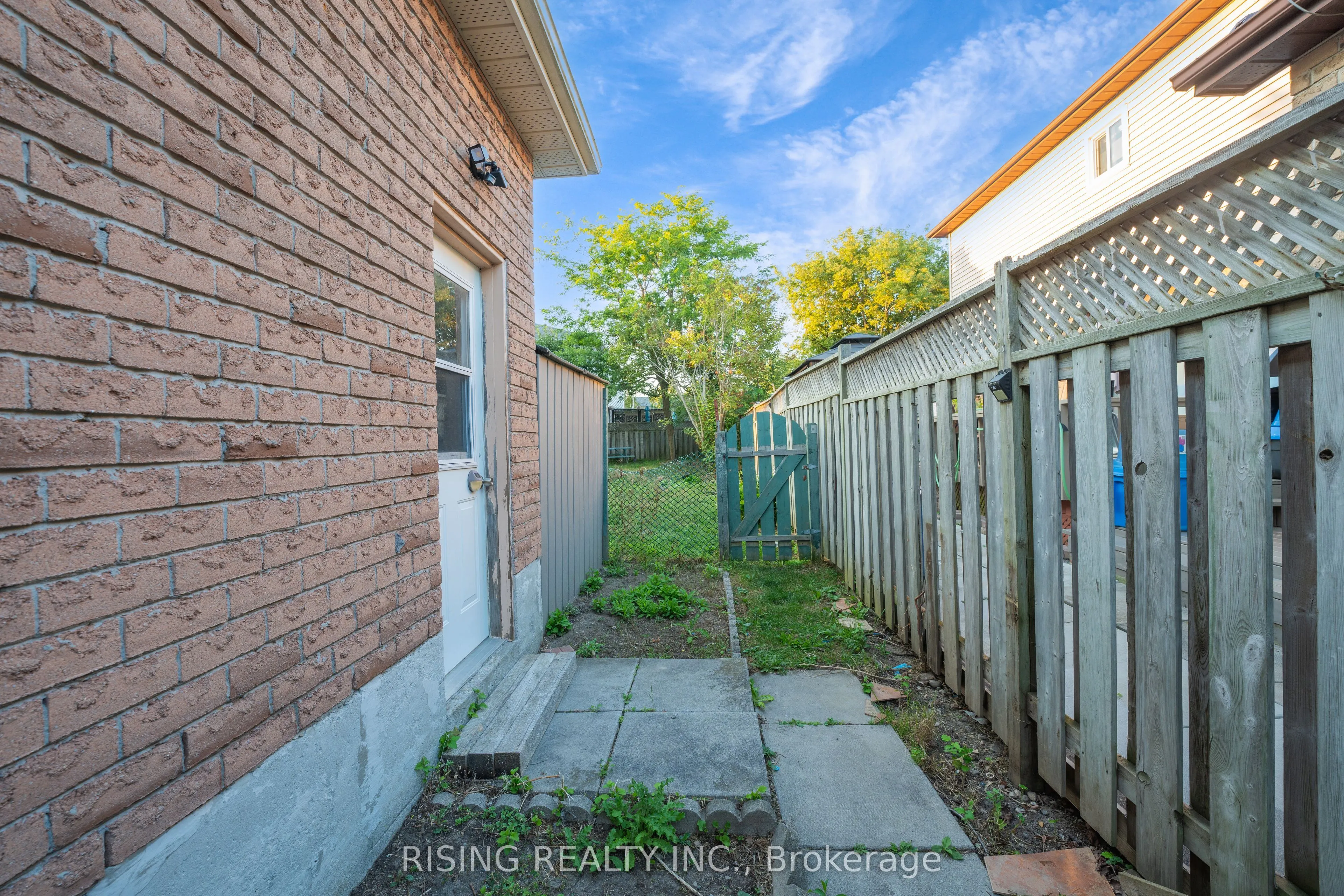 882 Renaissance Drive