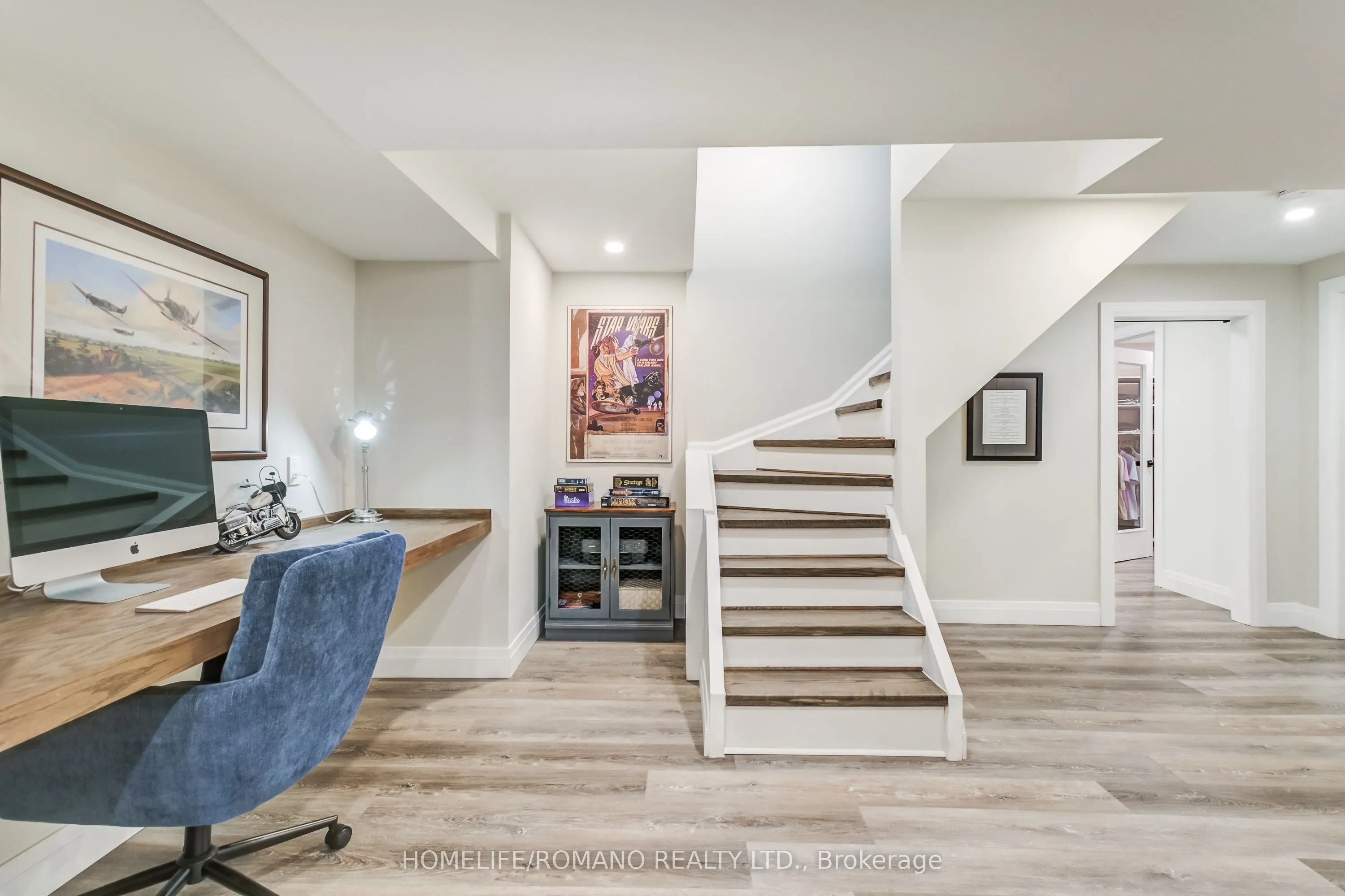 10 Glen Hill Drive