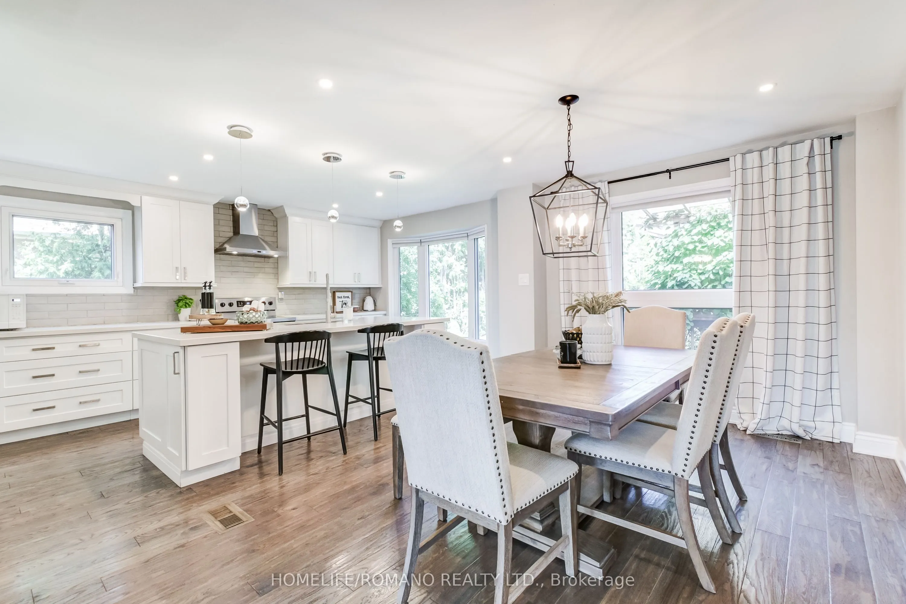 10 Glen Hill Drive