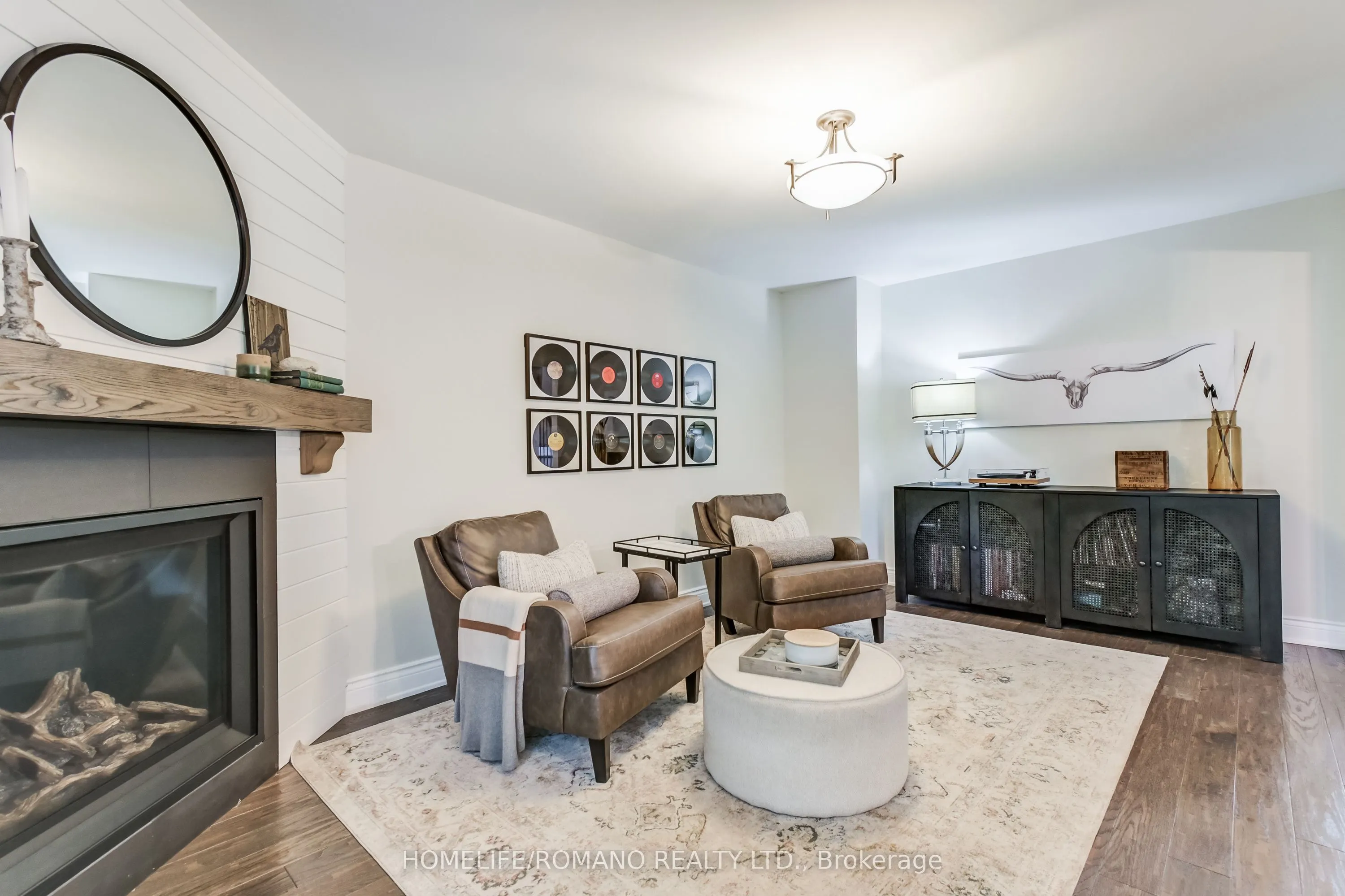 10 Glen Hill Drive