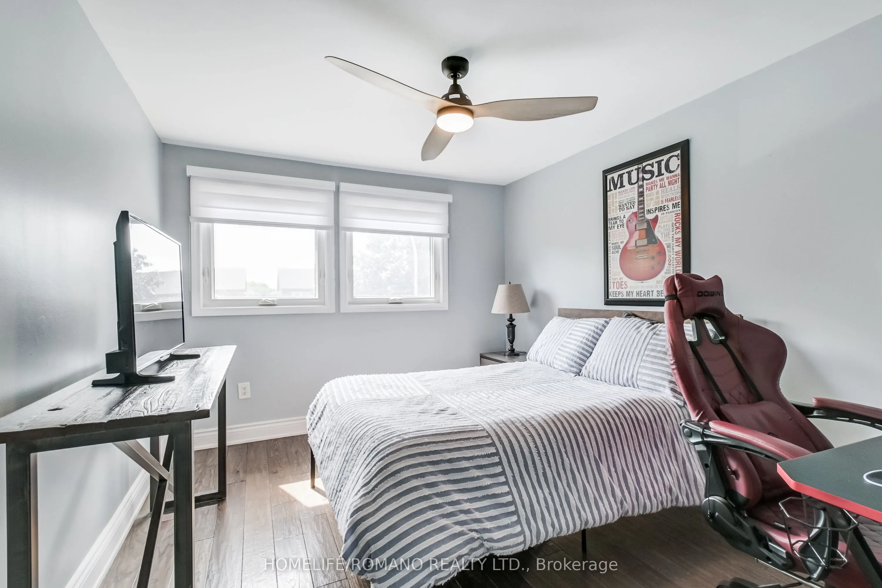 10 Glen Hill Drive