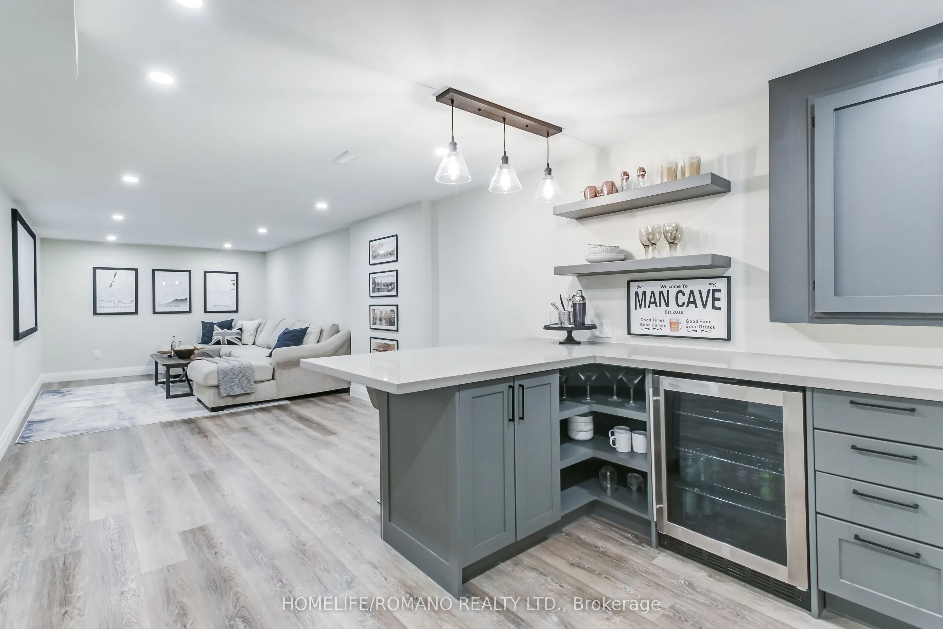 10 Glen Hill Drive