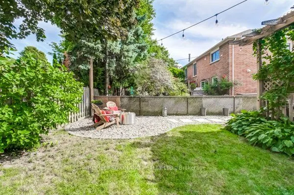 10 Glen Hill Drive