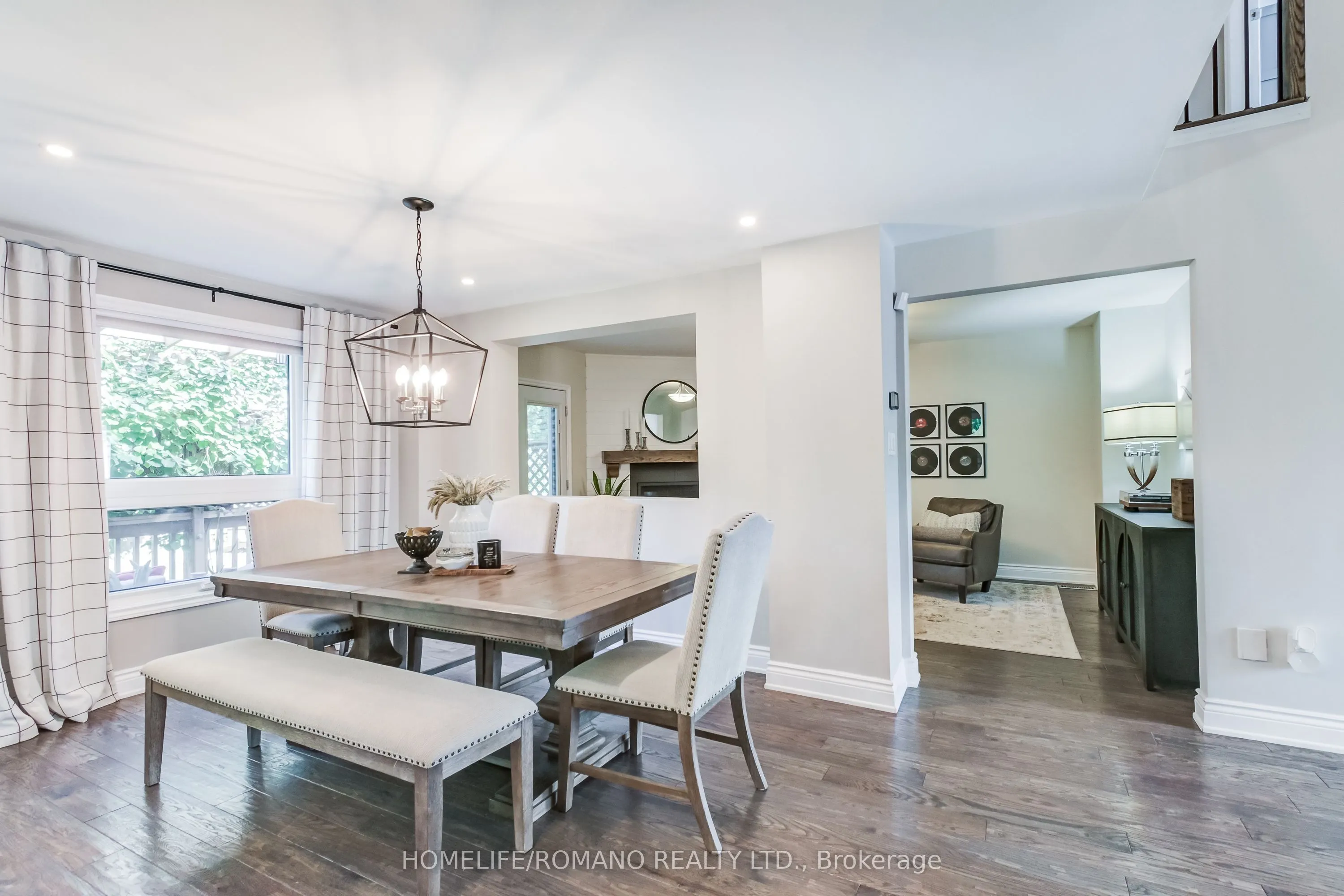 10 Glen Hill Drive