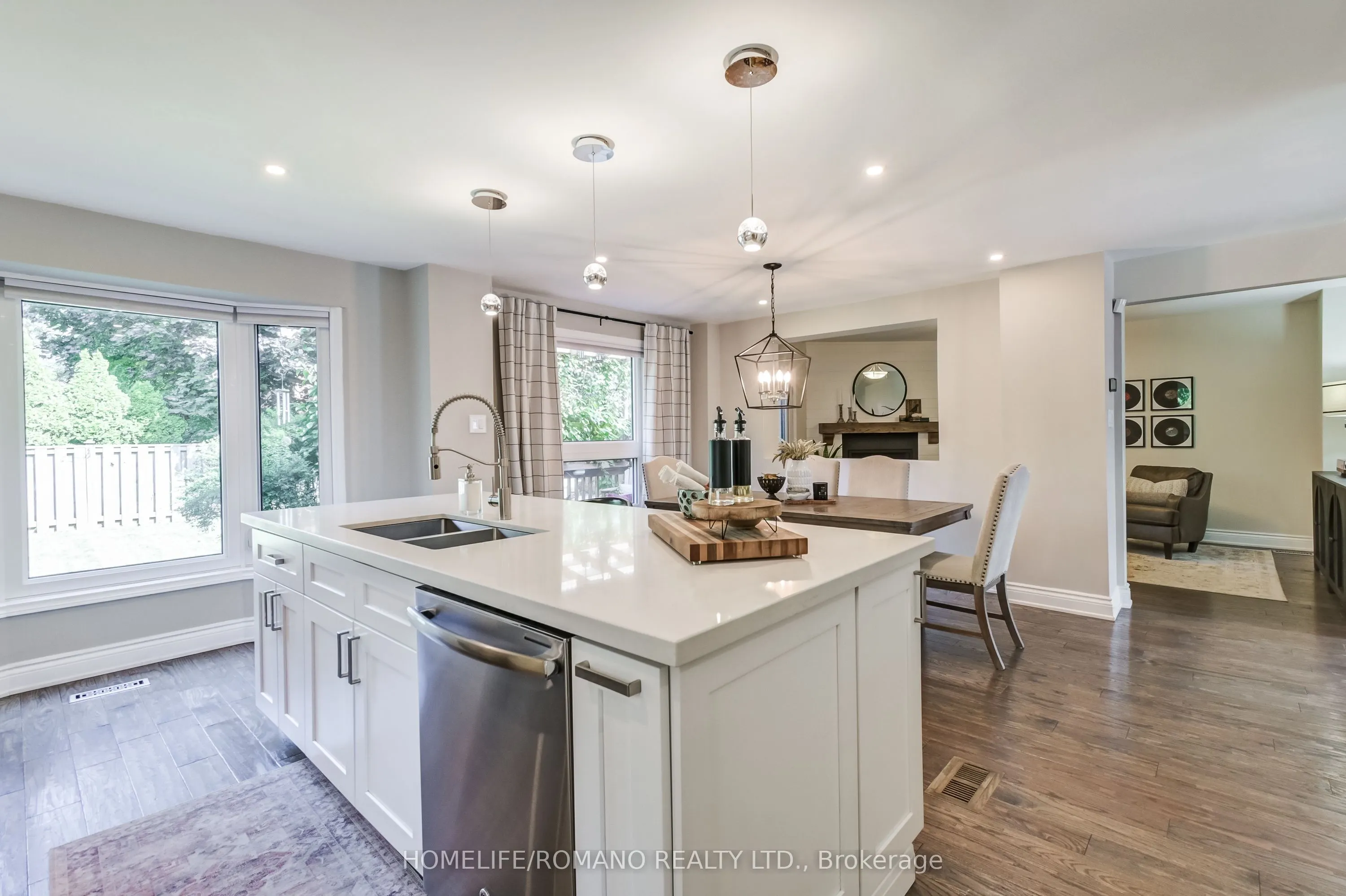 10 Glen Hill Drive